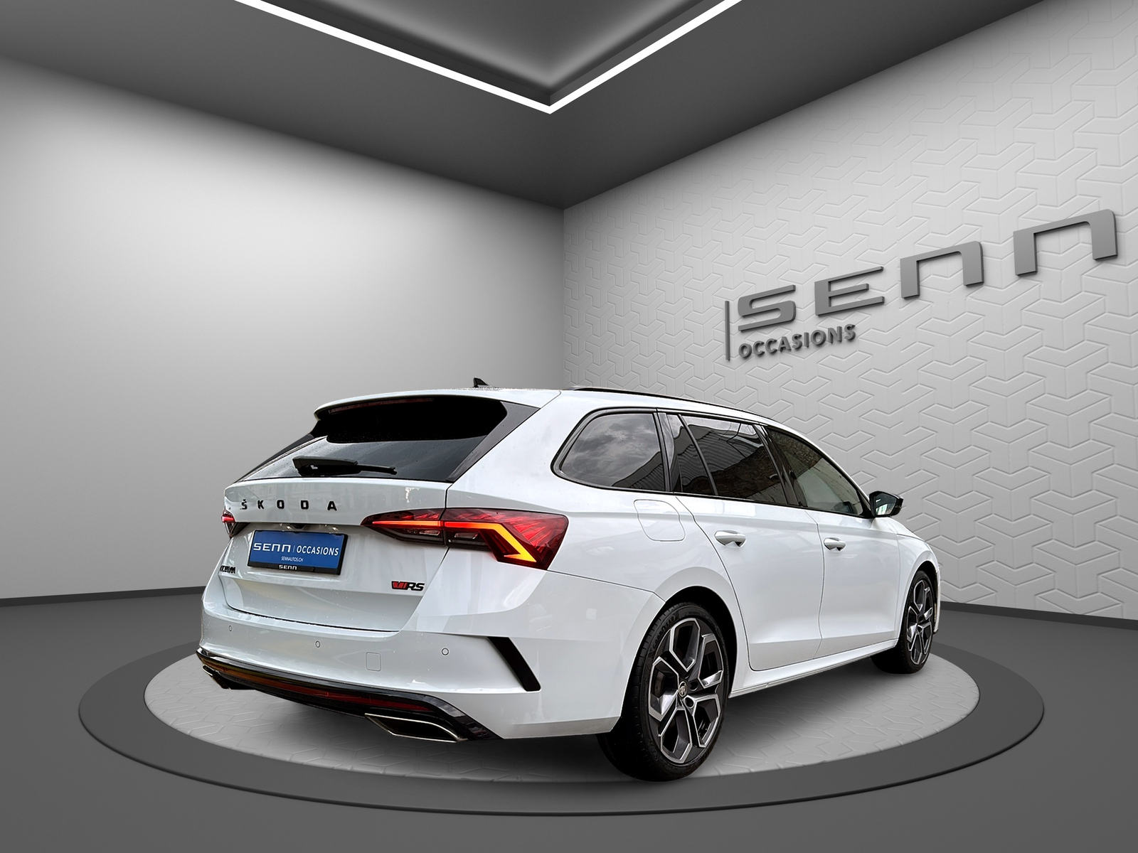 SKODA Octavia Combi 2.0 TSI DSG RS-image-5