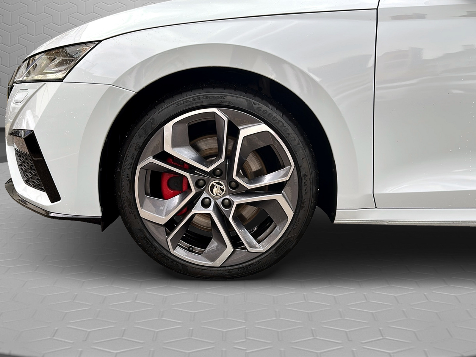SKODA Octavia Combi 2.0 TSI DSG RS-image-8