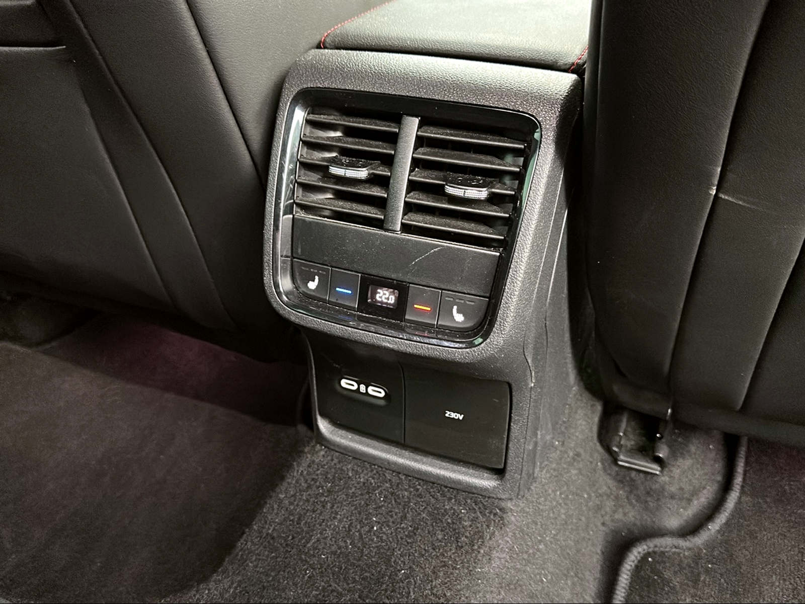 SKODA Octavia Combi 2.0 TSI DSG RS-image-16