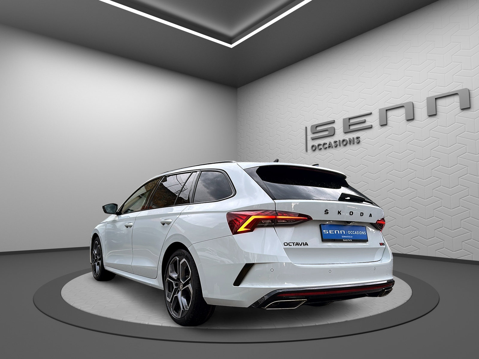 SKODA Octavia Combi 2.0 TSI DSG RS-image-3
