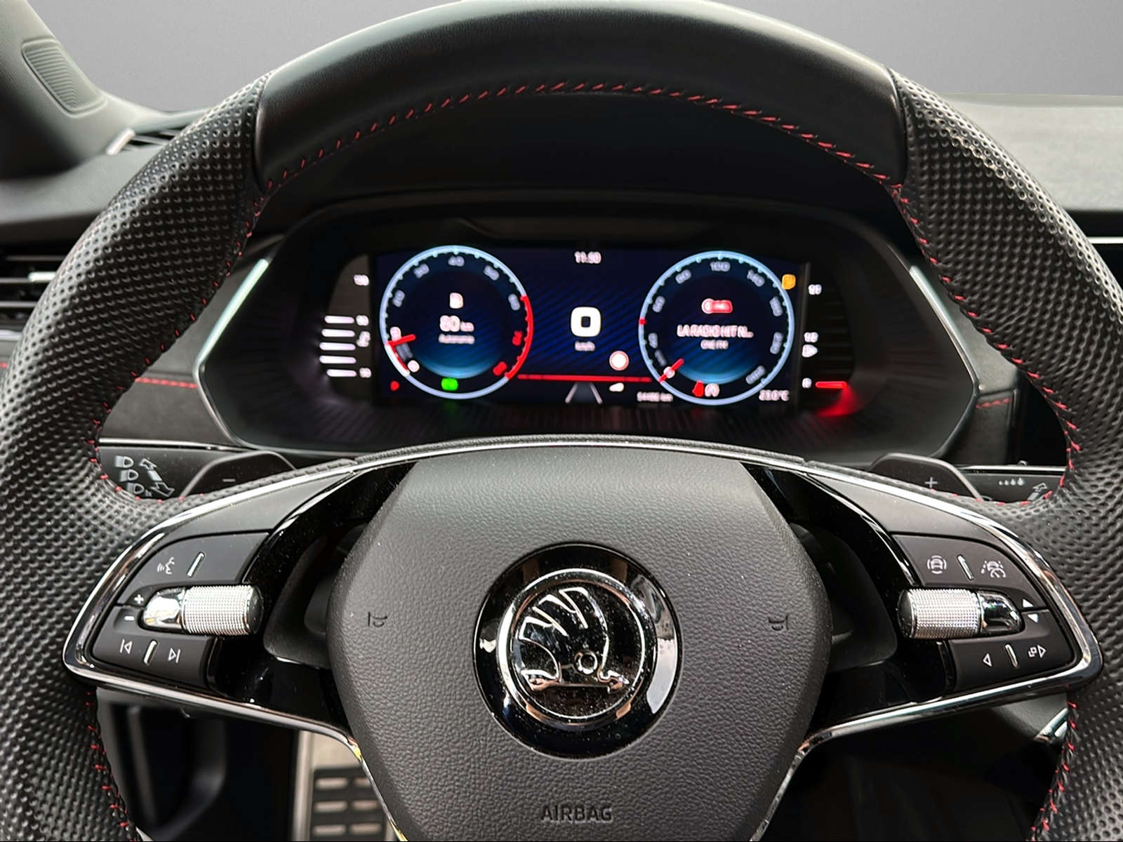 SKODA Octavia Combi 2.0 TSI DSG RS-image-13