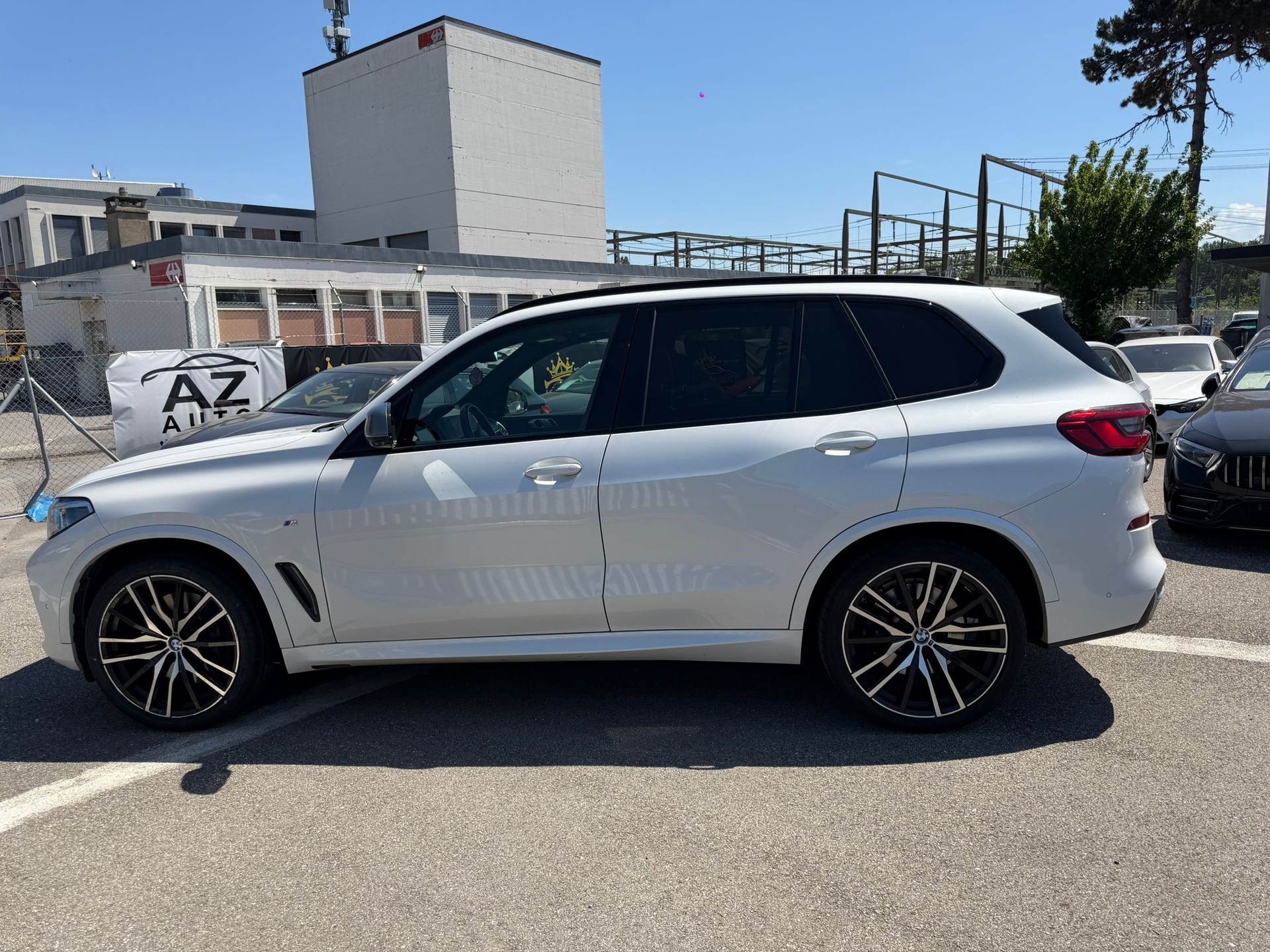 BMW X5 xDrive 40i Steptronic M-Pack 🇨🇭 garantie 2 ans full option-showroom-element-2