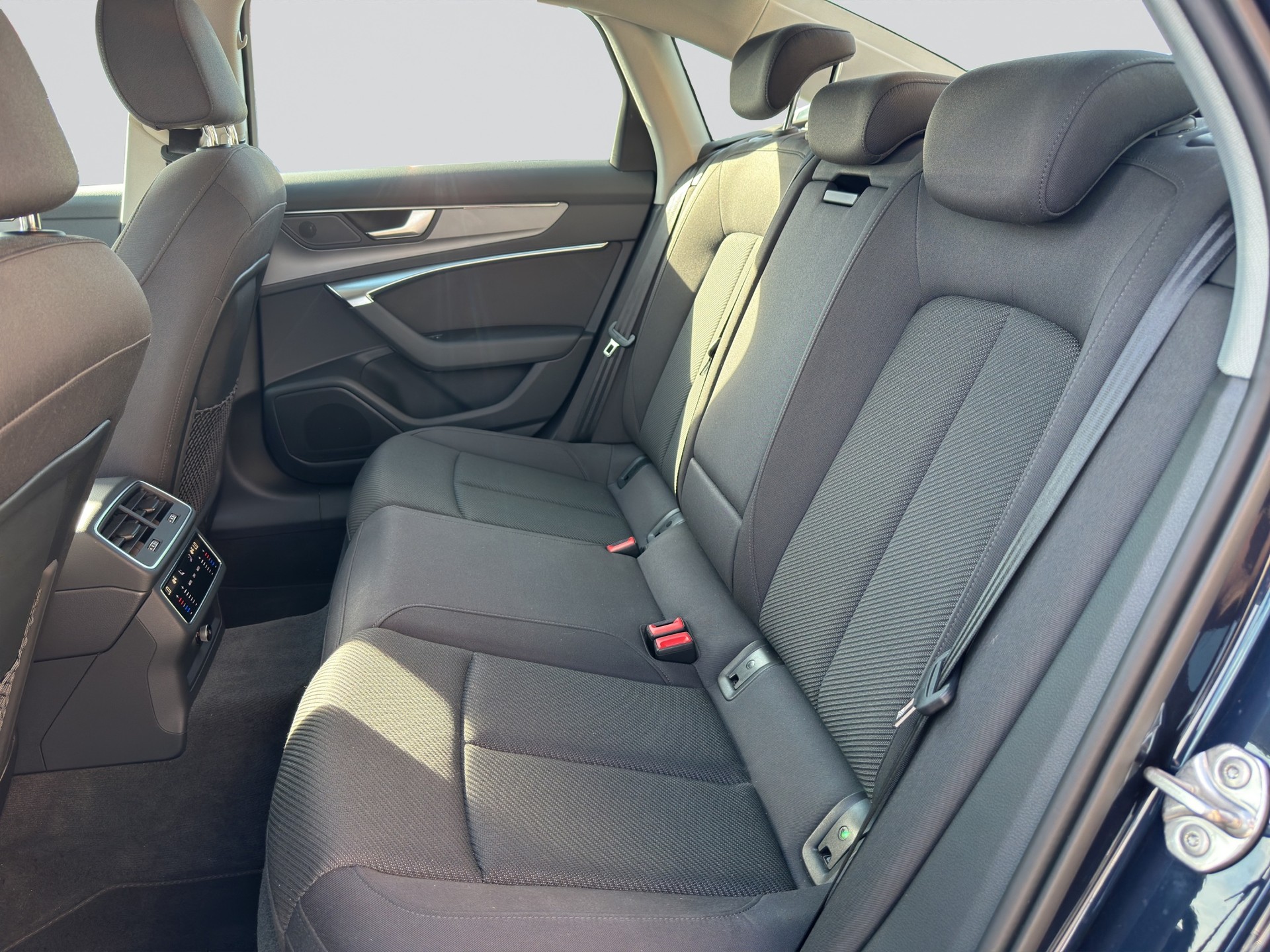 AUDI A6 Limousine 40 TDI quattro S-tronic-image-7