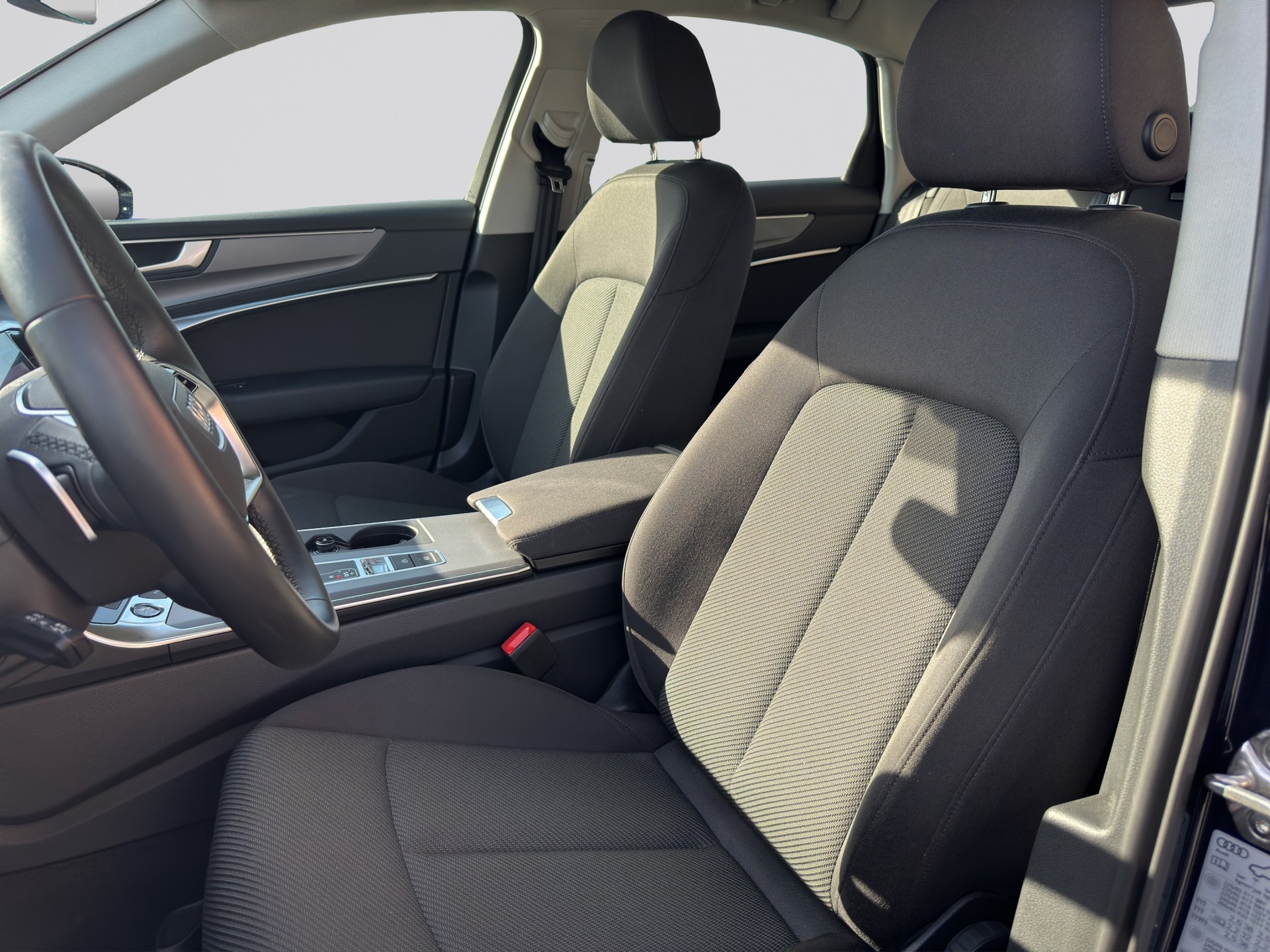 AUDI A6 Limousine 40 TDI quattro S-tronic-image-5