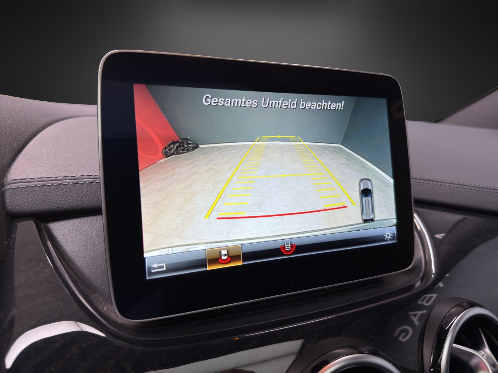 MERCEDES-BENZ B 220 Urban 4Matic-image-12