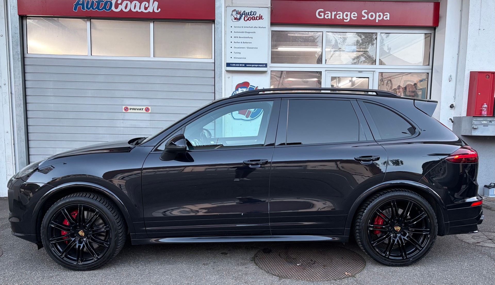 PORSCHE Cayenne GTS-image-2