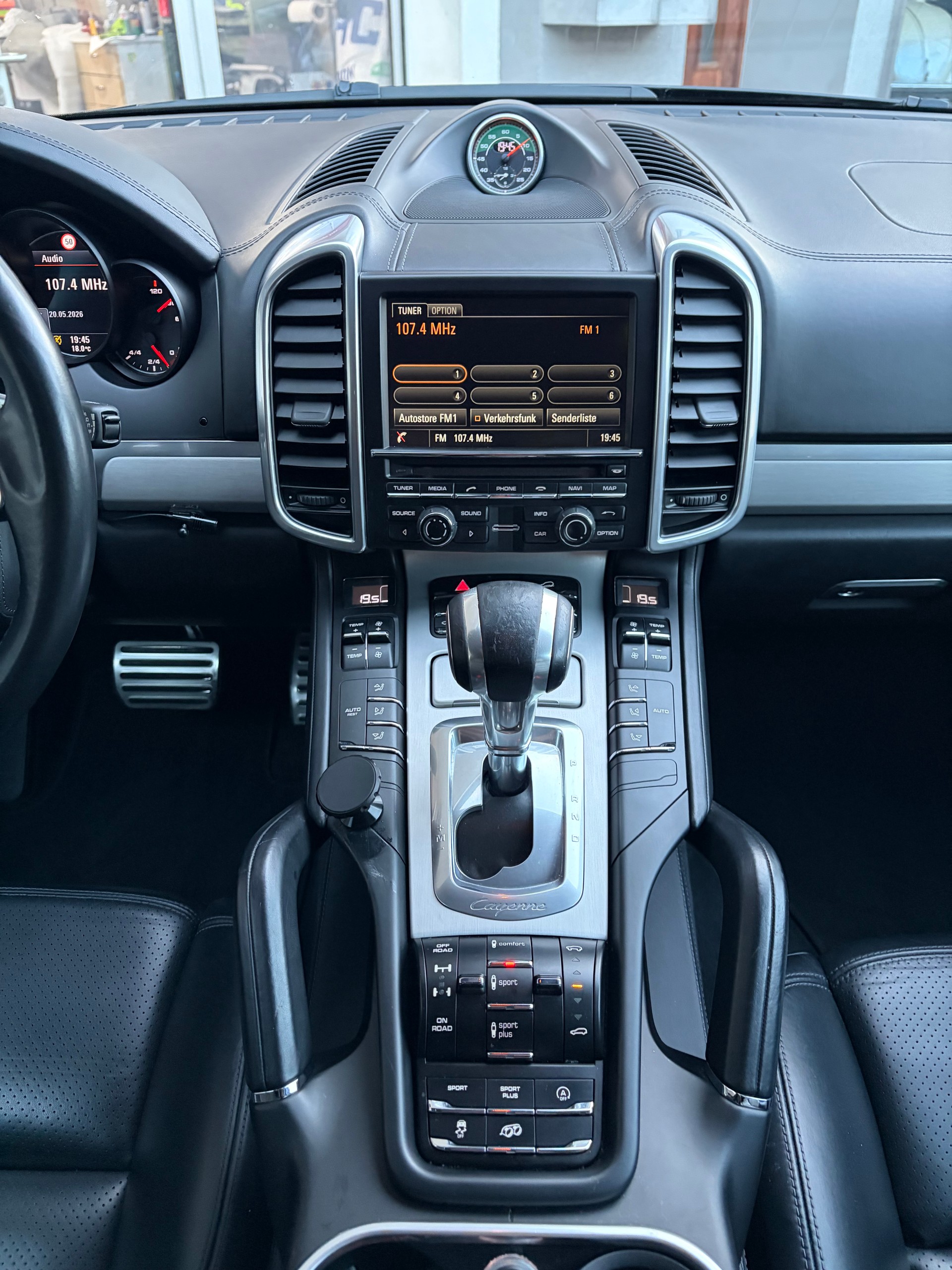PORSCHE Cayenne GTS-image-11
