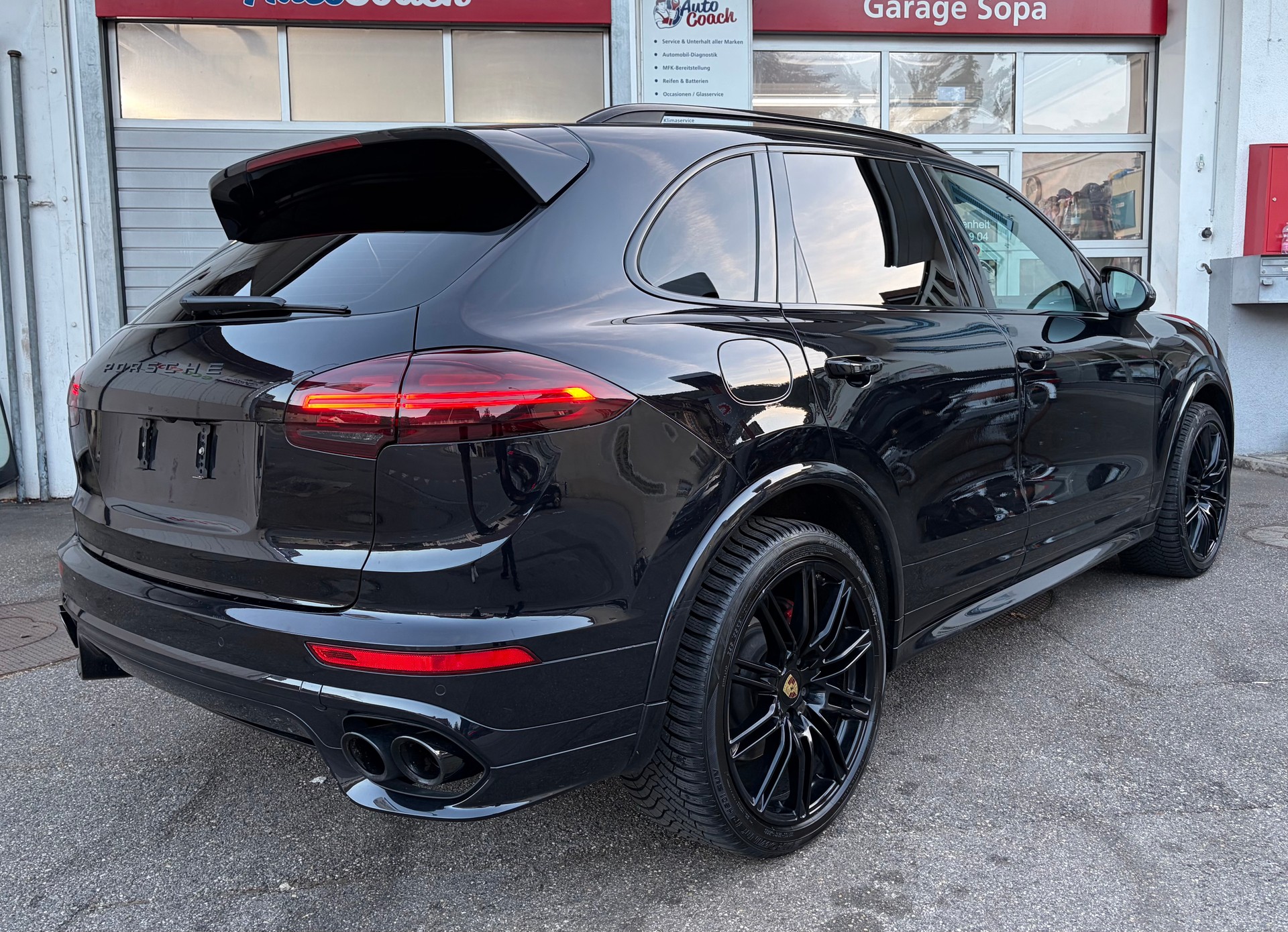 PORSCHE Cayenne GTS-image-3