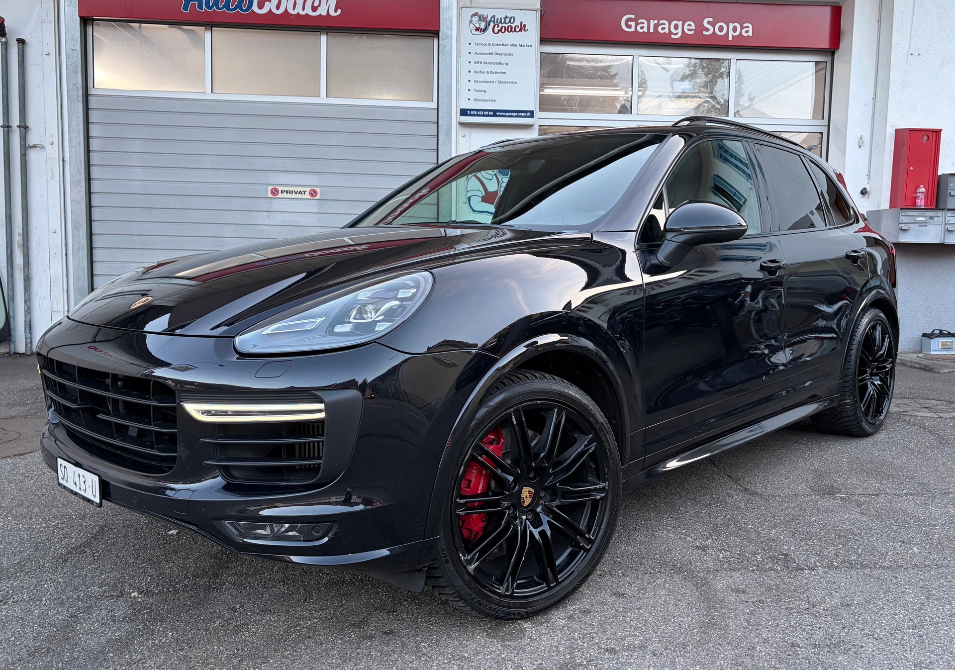 PORSCHE Cayenne GTS-image-0