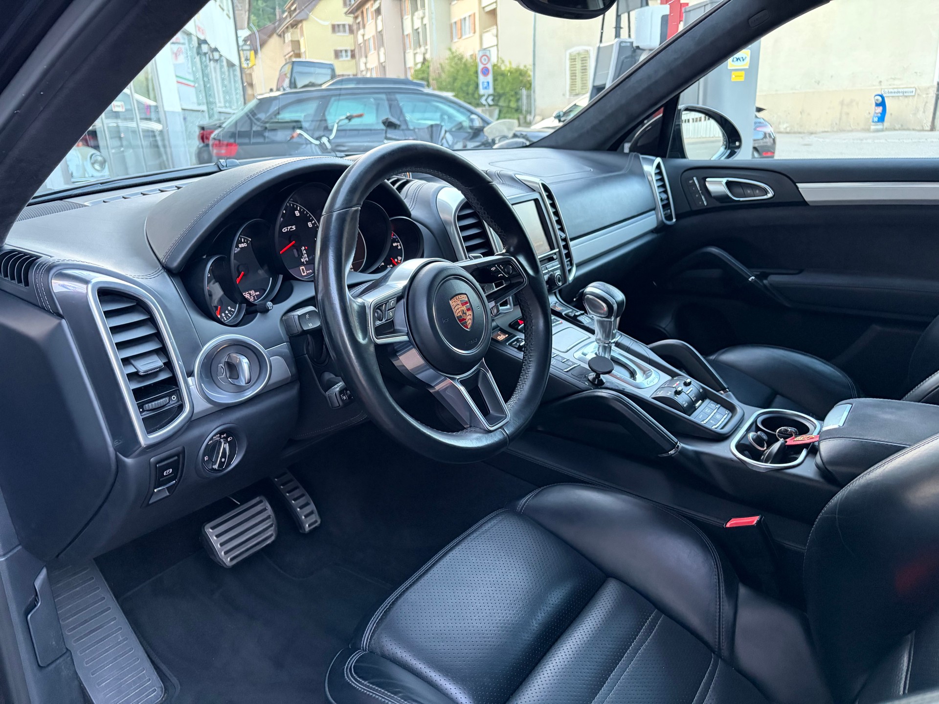 PORSCHE Cayenne GTS-image-5