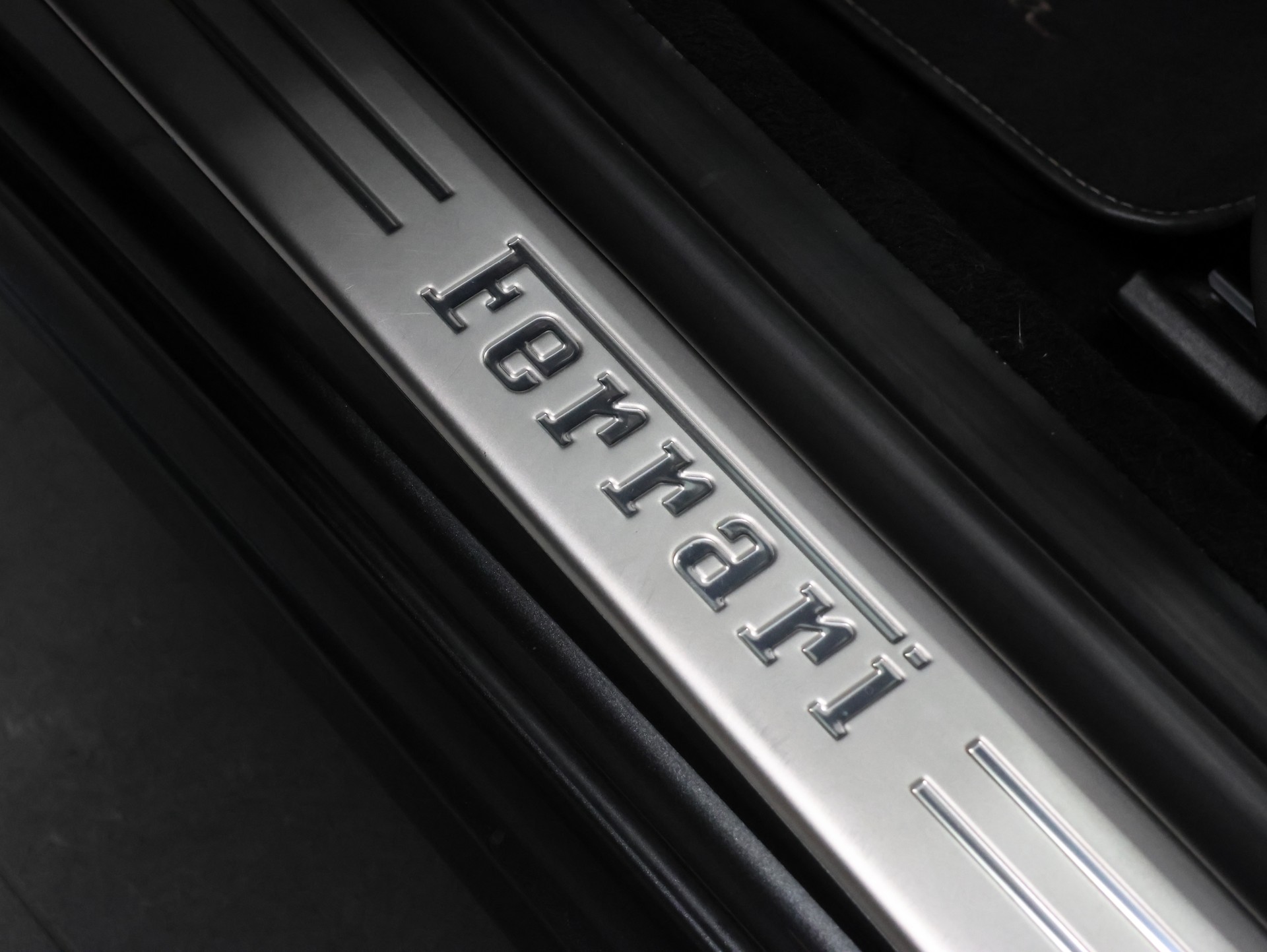 FERRARI California 4.3 V8 *Carplay* *Kein OPF*-image-18