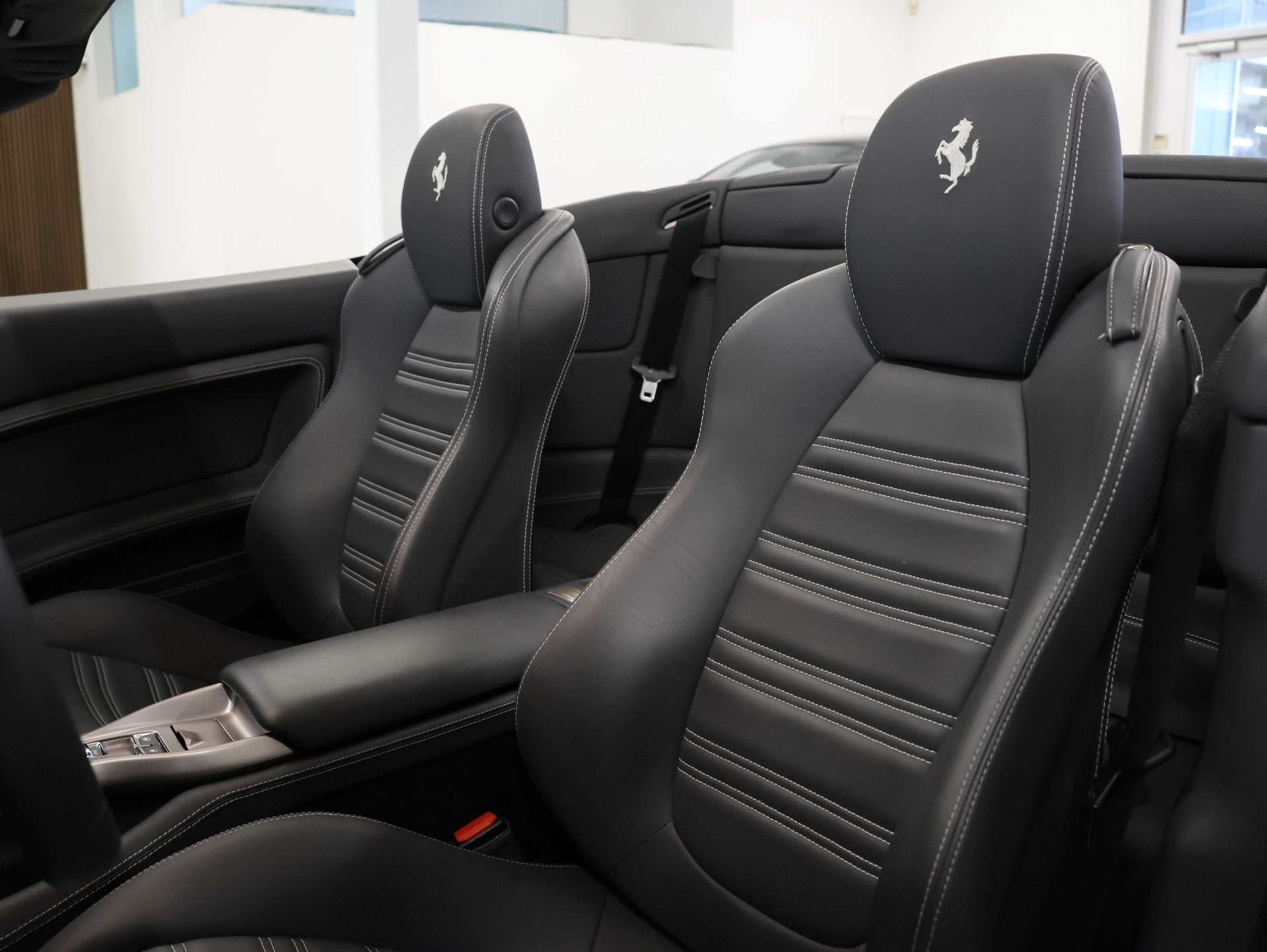 FERRARI California 4.3 V8 *Carplay* *Kein OPF*-image-19