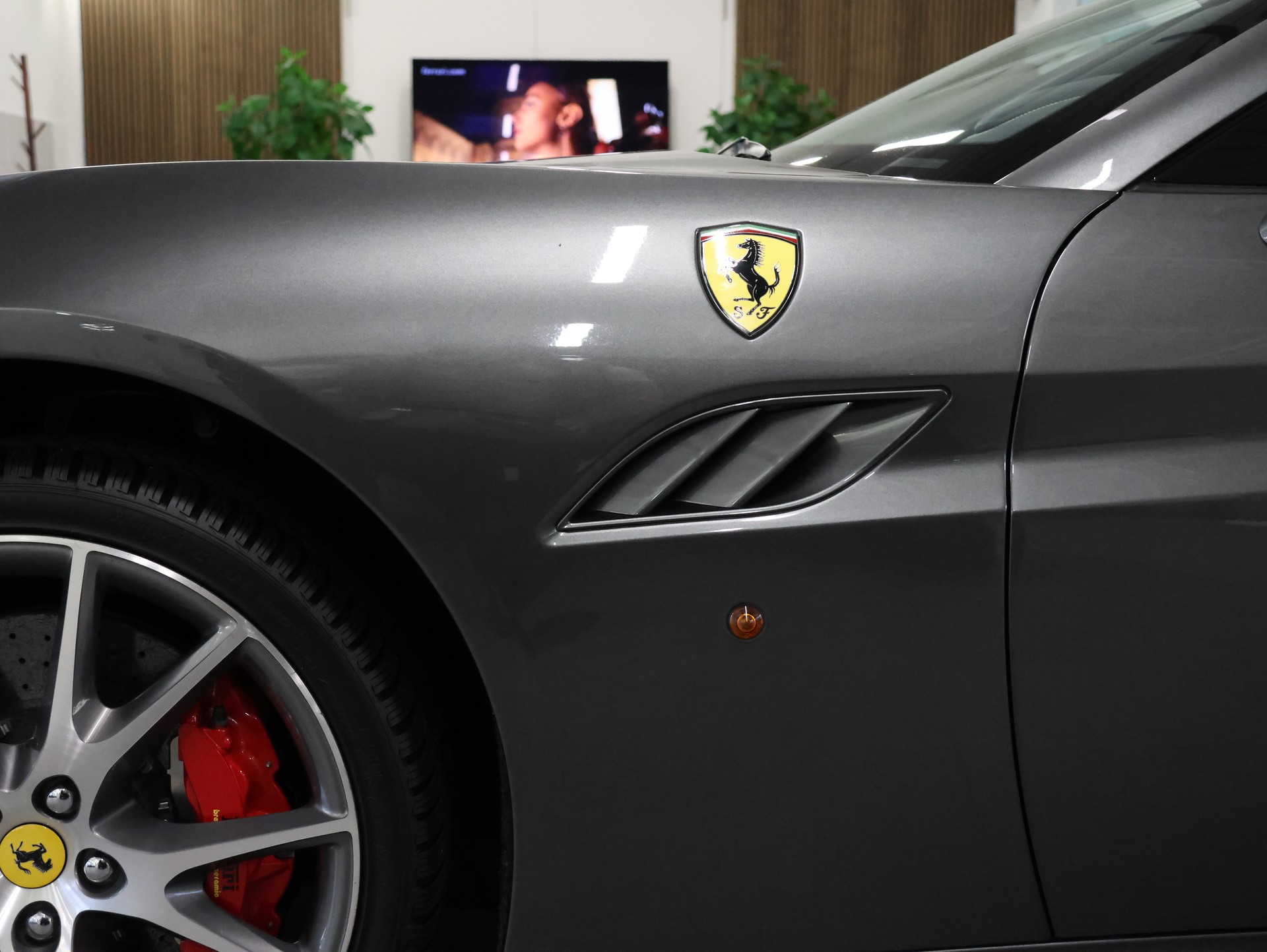 FERRARI California 4.3 V8 *Carplay* *Kein OPF*-image-14