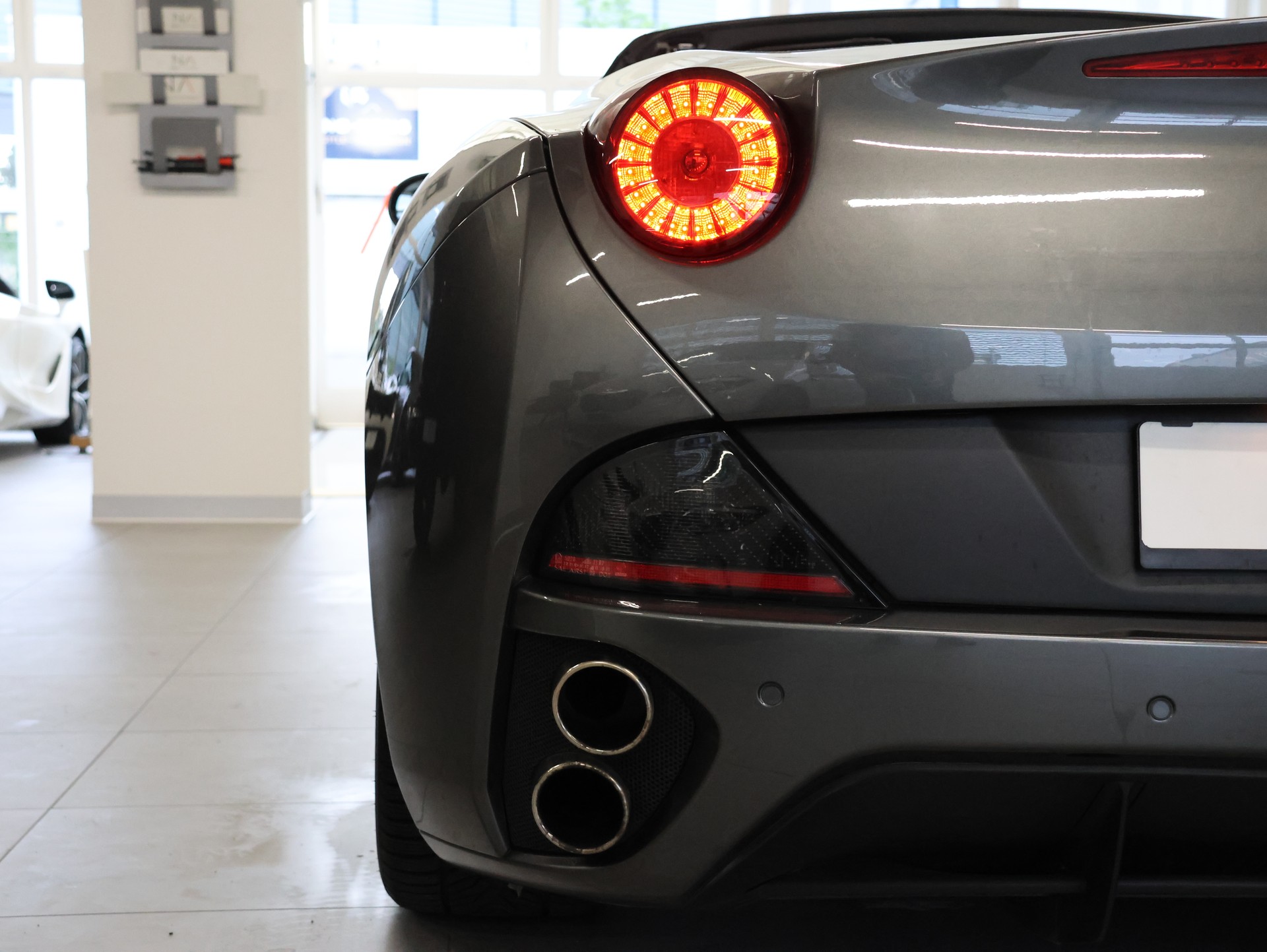 FERRARI California 4.3 V8 *Carplay* *Kein OPF*-image-9