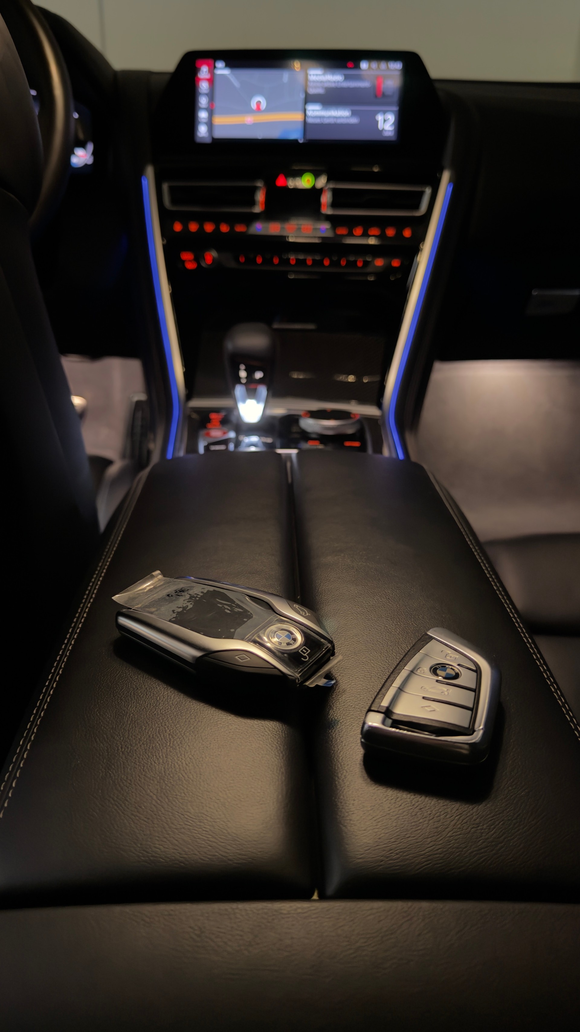 BMW M8 xDrive Steptronic M Competition-image-16