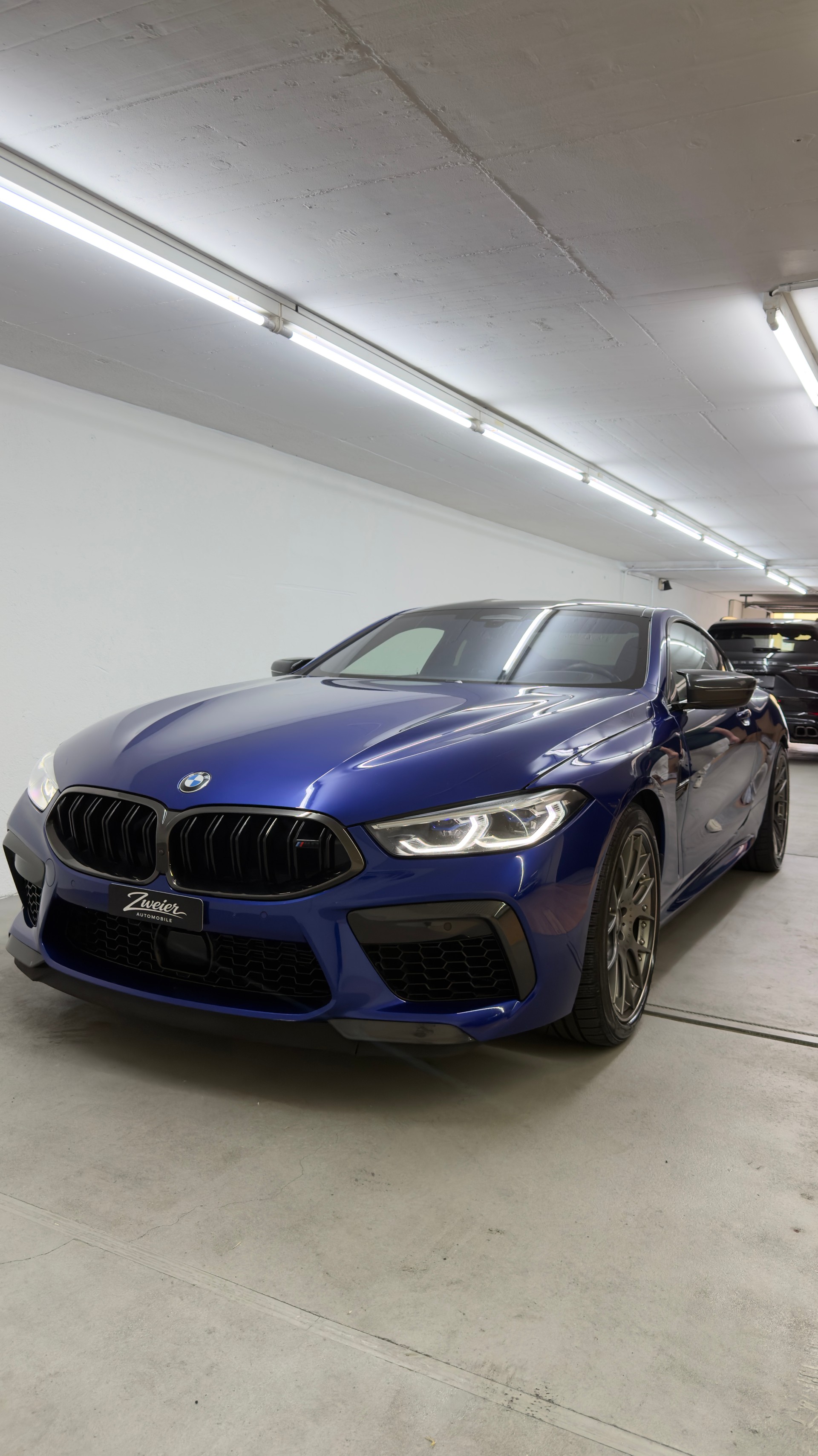 BMW M8 xDrive Steptronic M Competition-image-1