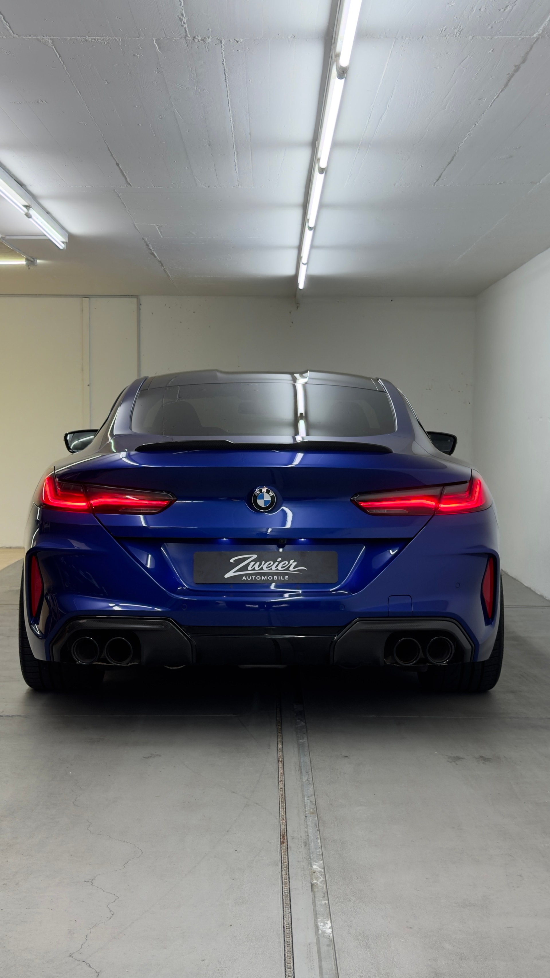 BMW M8 xDrive Steptronic M Competition-image-5
