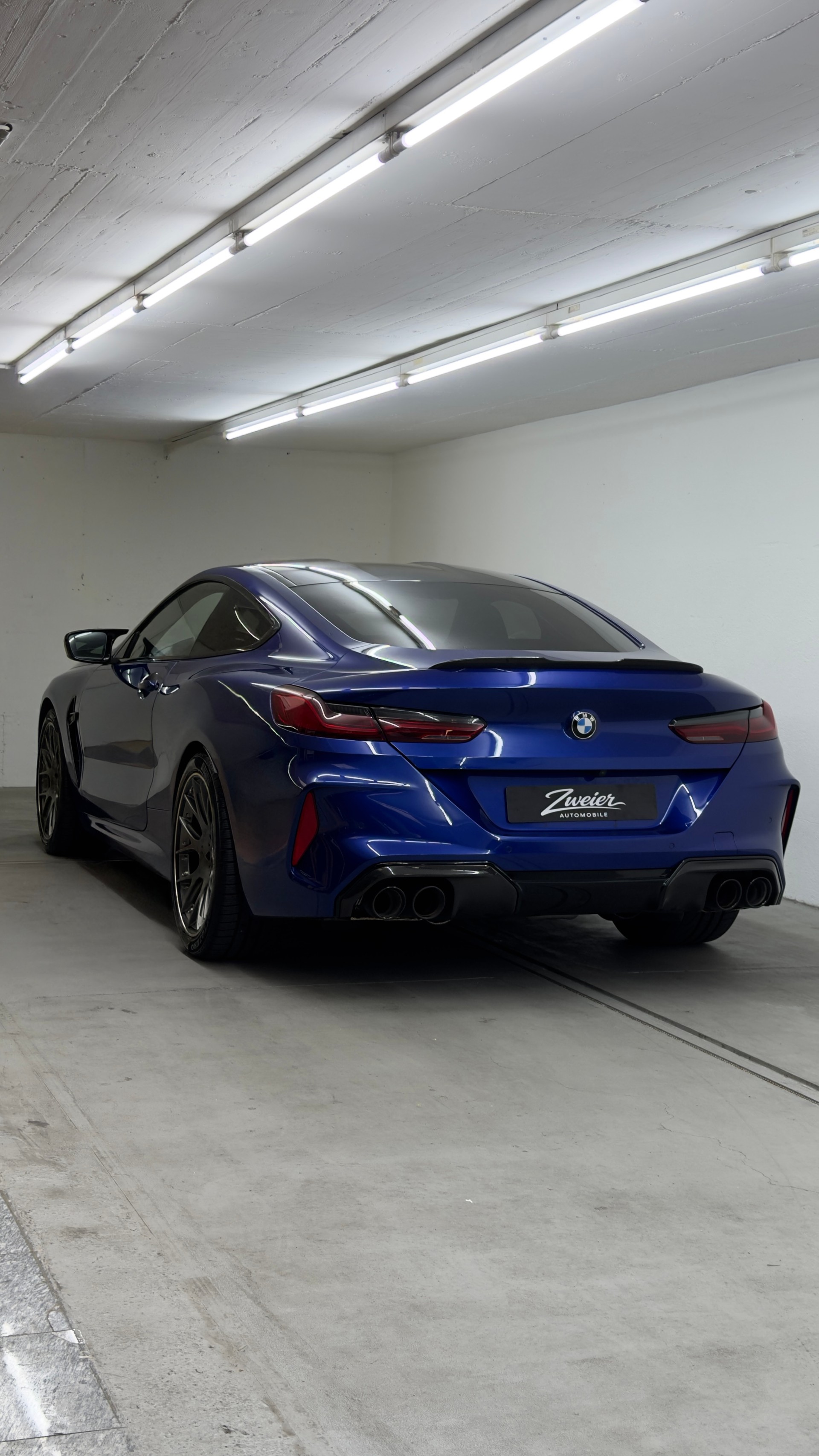 BMW M8 xDrive Steptronic M Competition-image-3