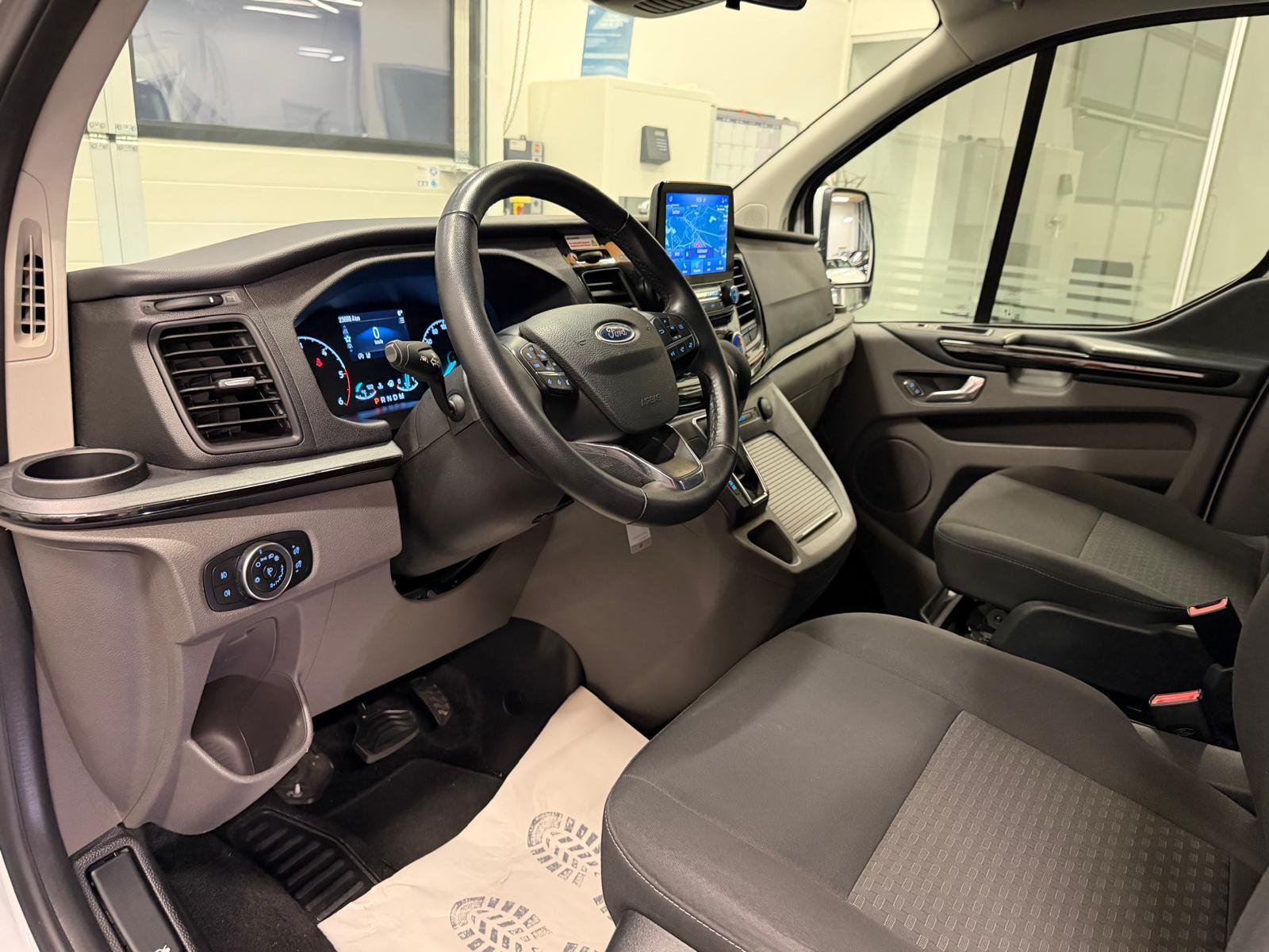 FORD Tourneo C Bus 320 L1 2.0 TDCi 185 Titanium X-image-9