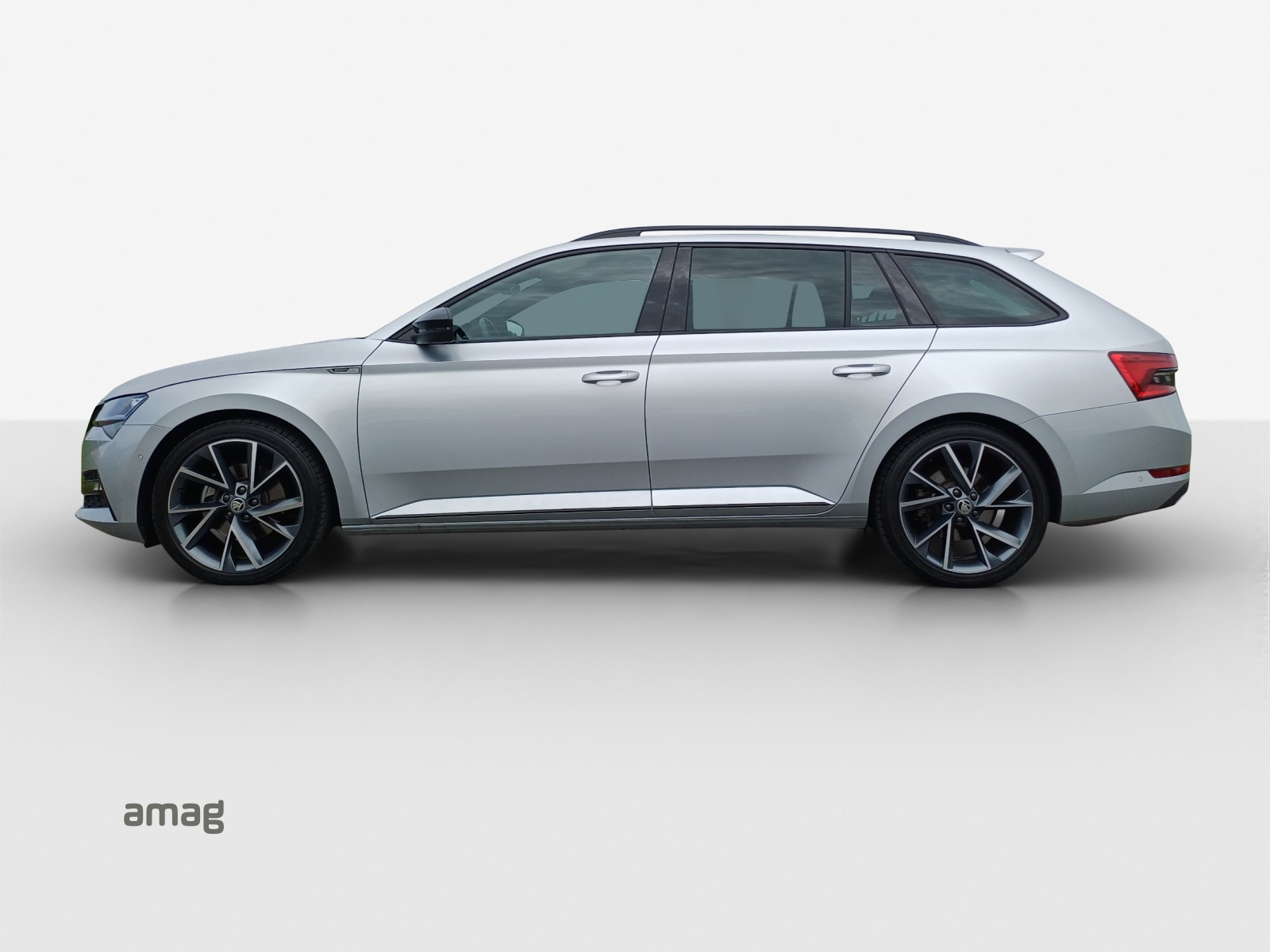 SKODA Superb Combi 2.0 TDi SportLine 4x4 DSG-image-1