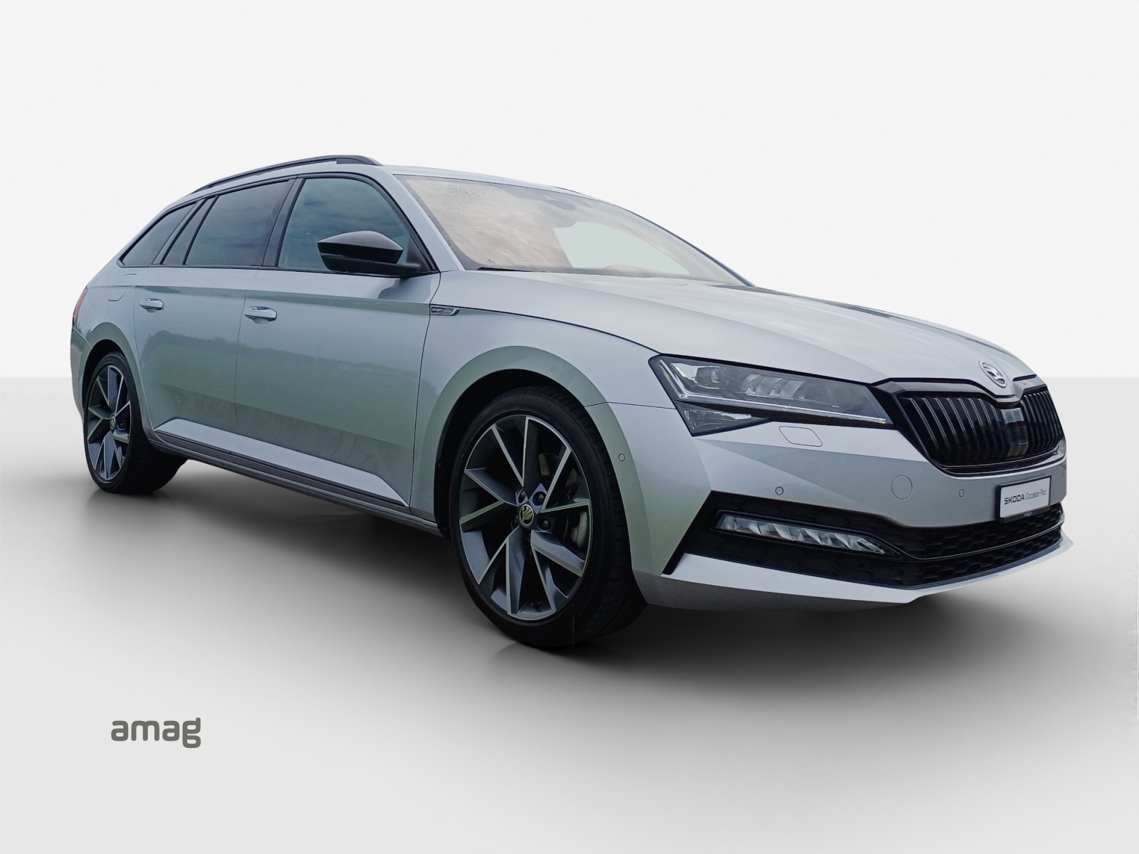 SKODA Superb Combi 2.0 TDi SportLine 4x4 DSG-image-5