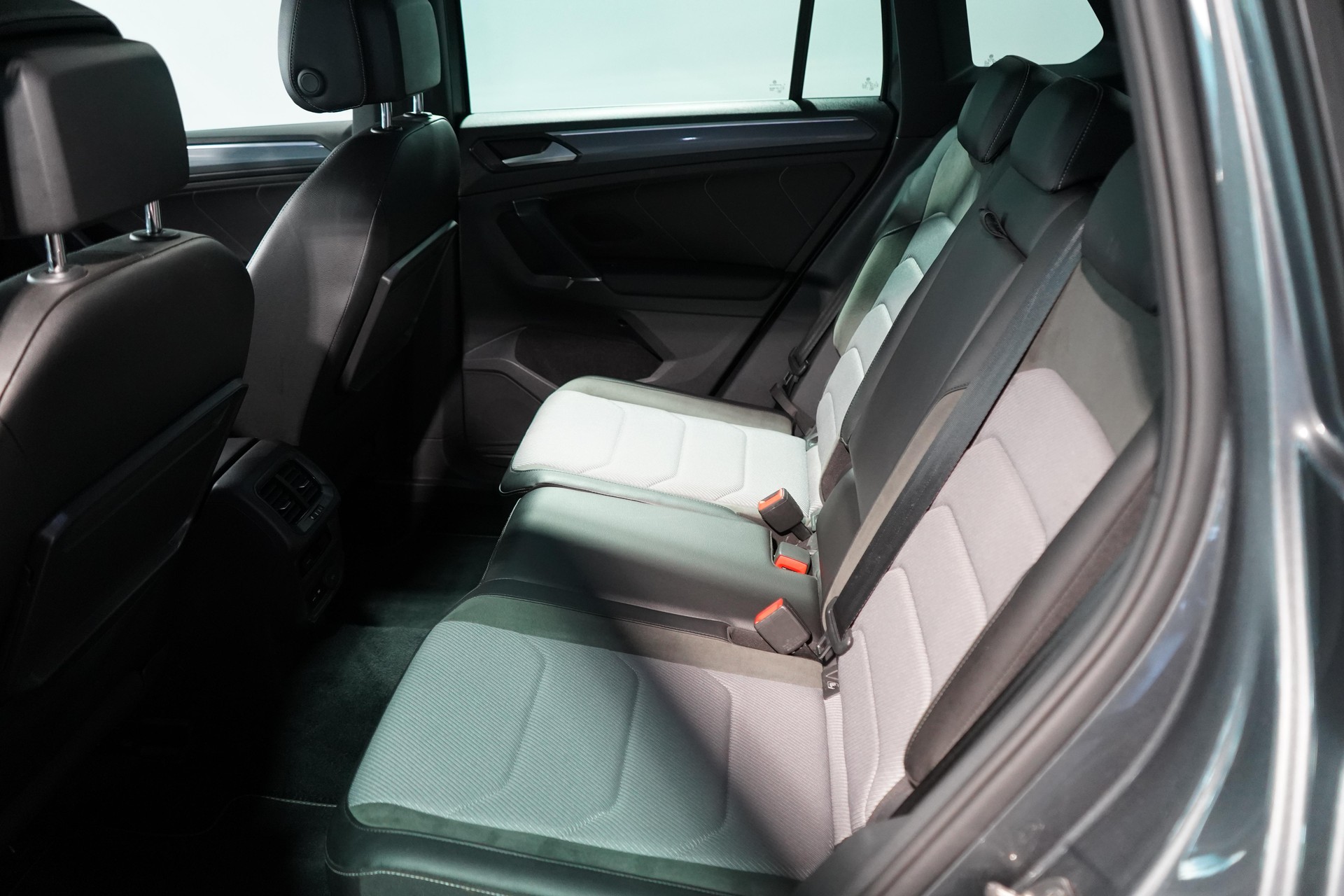 VW Tiguan 2.0 TSI Highline 4Motion DSG-image-16