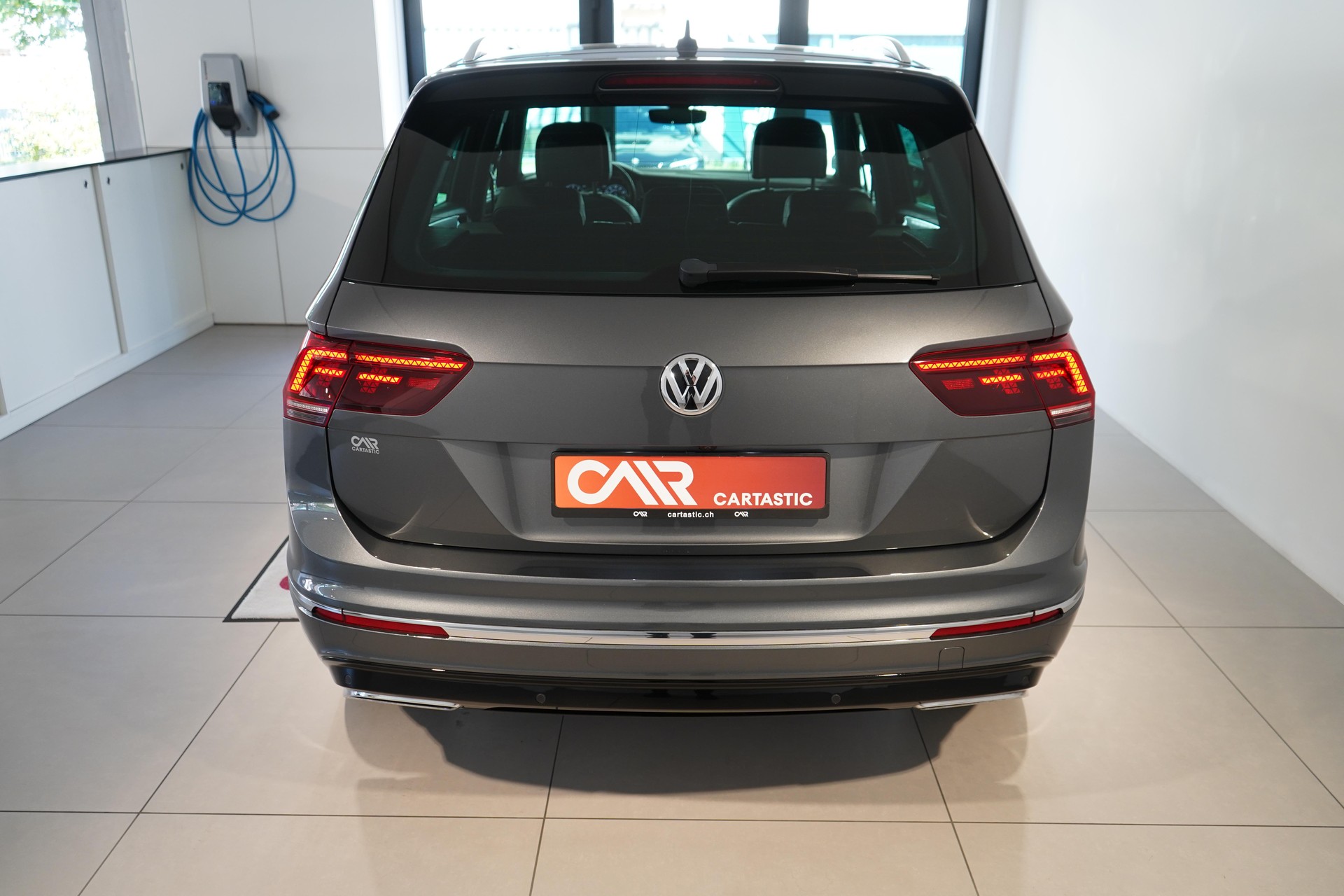 VW Tiguan 2.0 TSI Highline DSG-image-3