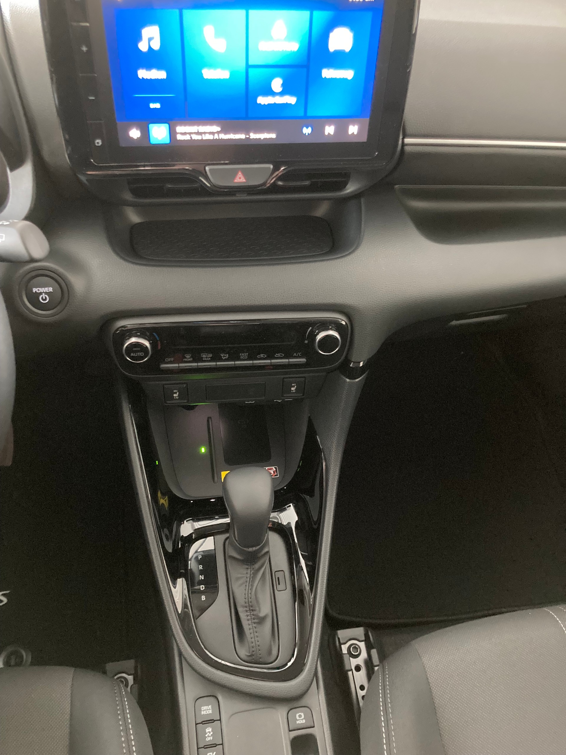 TOYOTA Yaris 1.5 Trend e-CVT-image-11