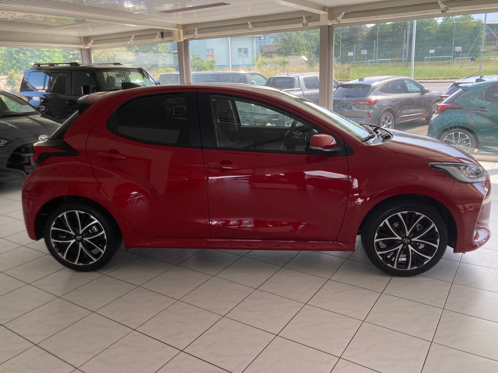 TOYOTA Yaris 1.5 Trend e-CVT-image-3