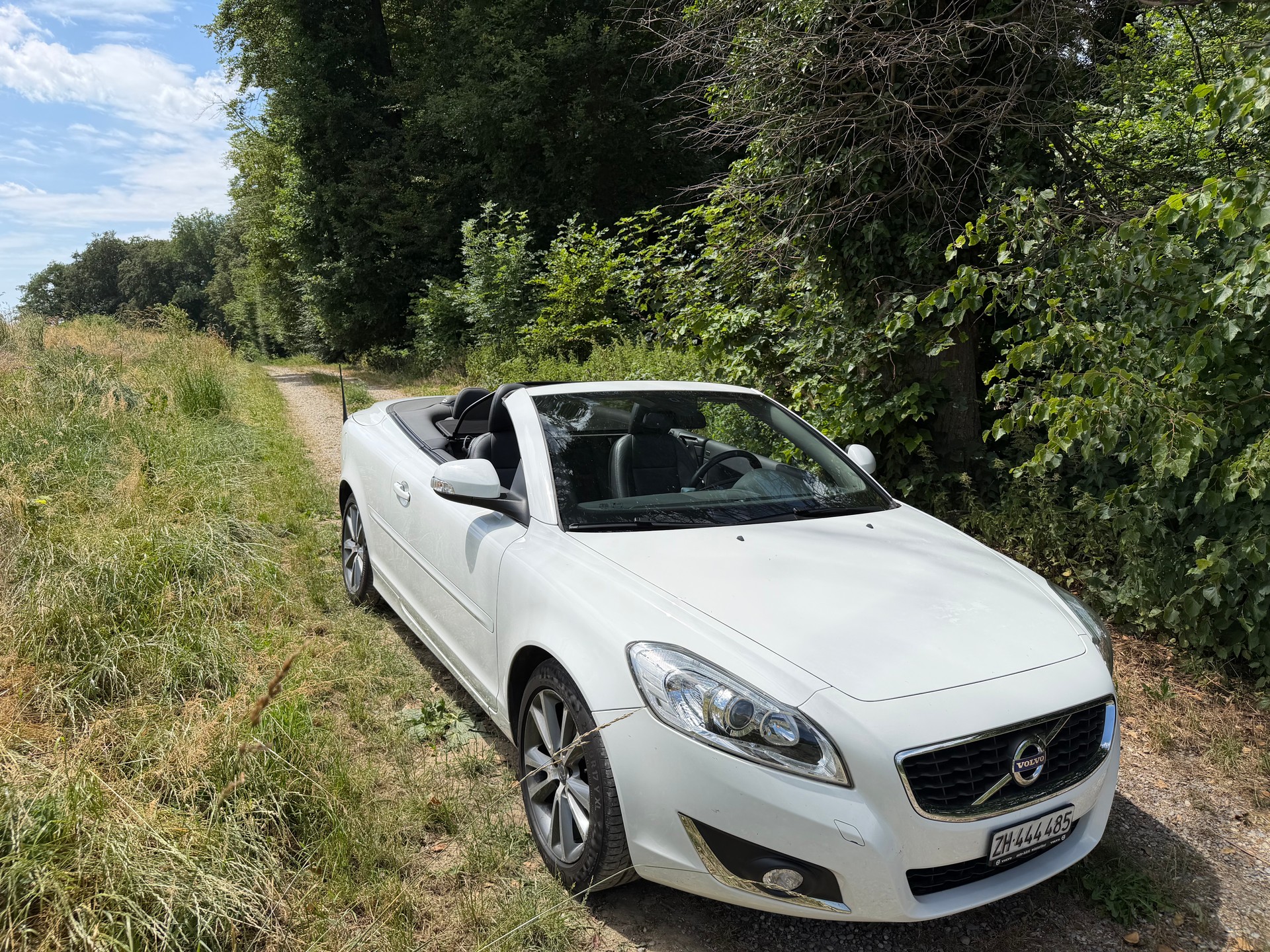 VOLVO 2.0 D3 Momentum-image-0