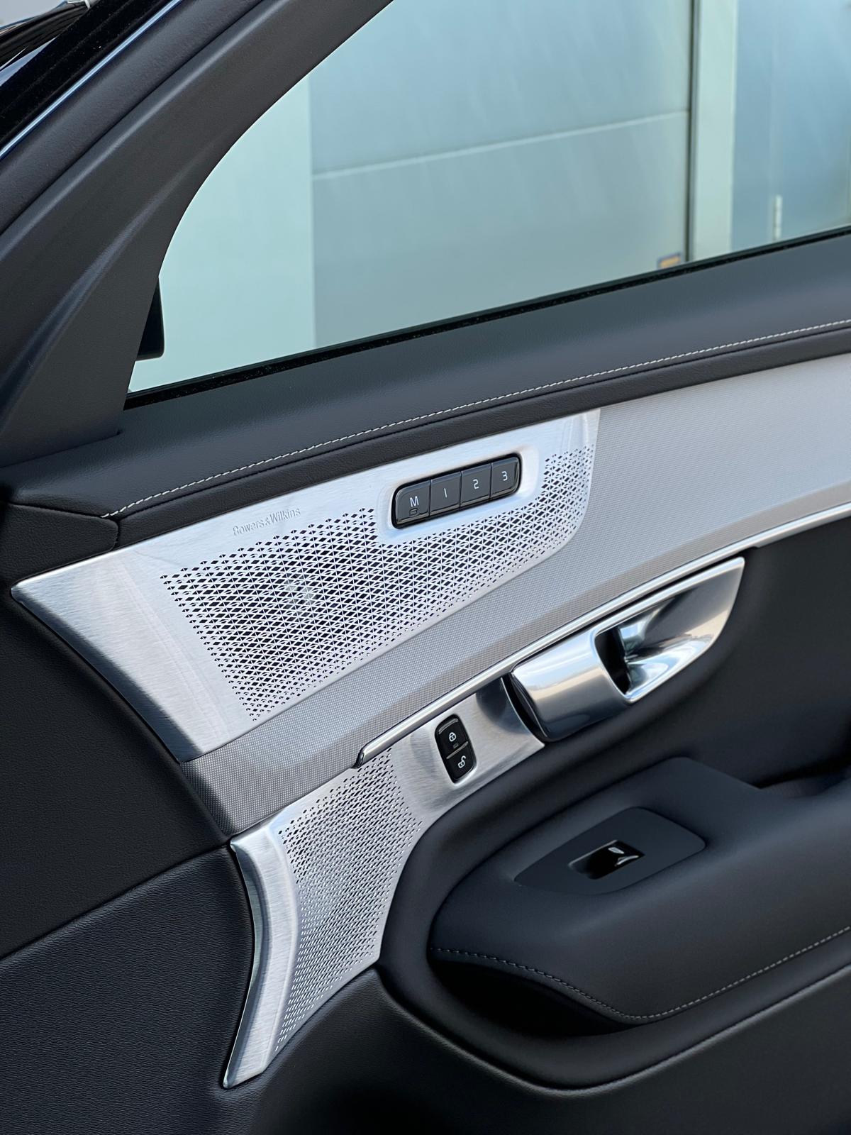 VOLVO XC90 2.0 T8 TE Black Edition eAWD-image-18