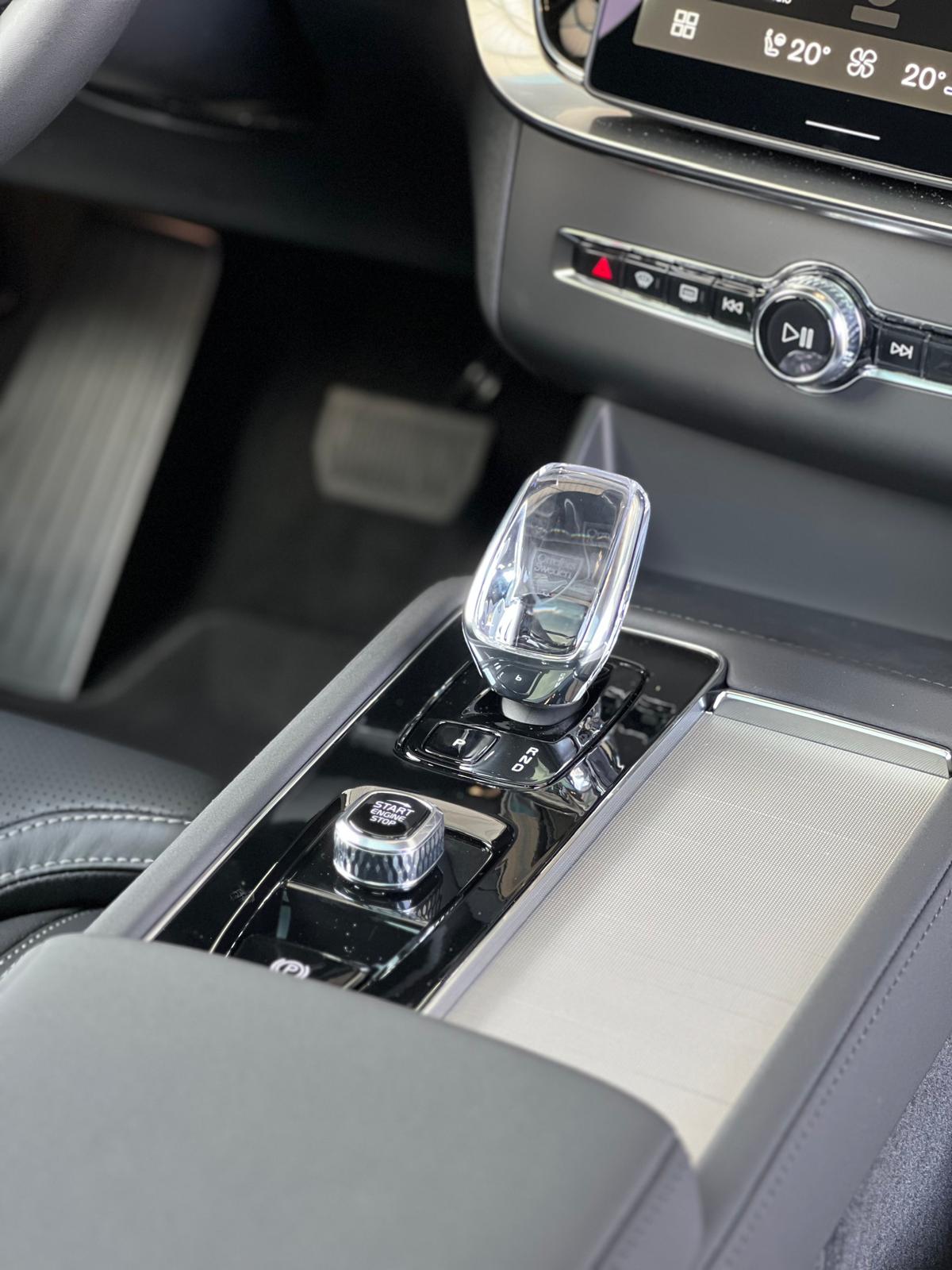 VOLVO XC90 2.0 T8 TE Black Edition eAWD-image-10