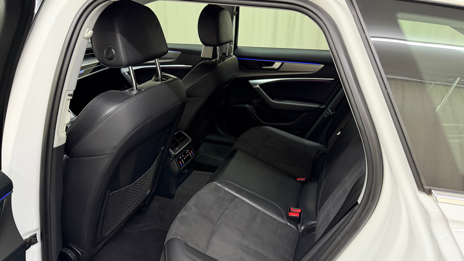 AUDI A6 Avant 40 TDI Sport Attraction quattro S-tronic-image-13