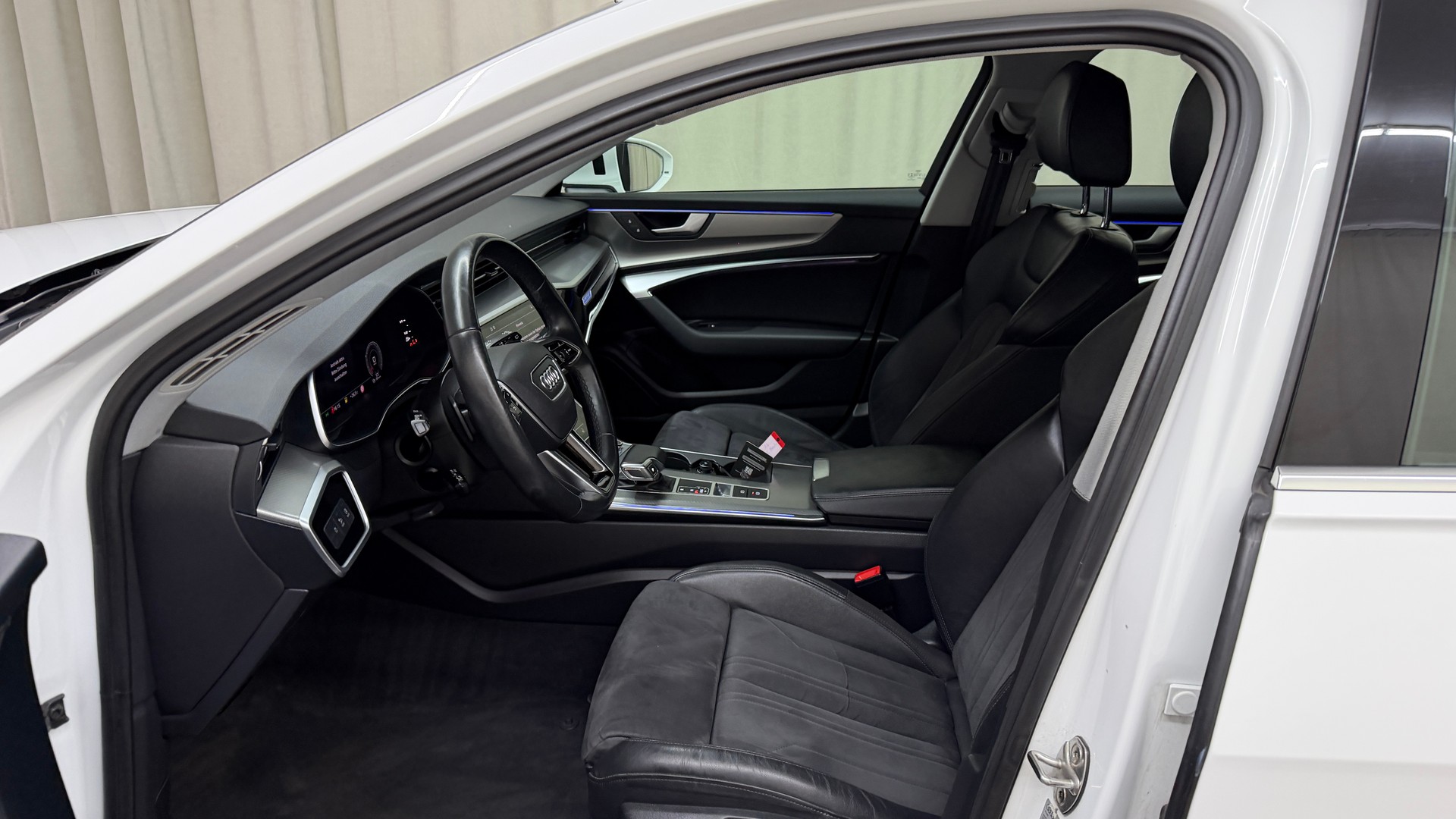 AUDI A6 Avant 40 TDI Sport Attraction quattro S-tronic-image-6