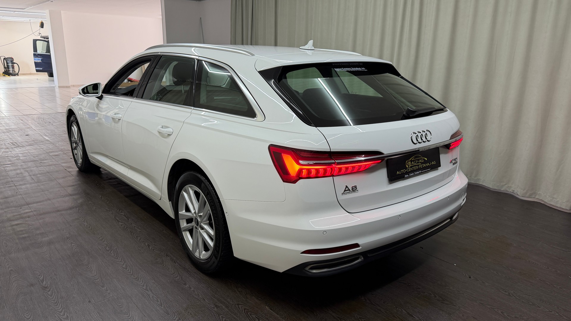 AUDI A6 Avant 40 TDI Sport Attraction quattro S-tronic-image-5