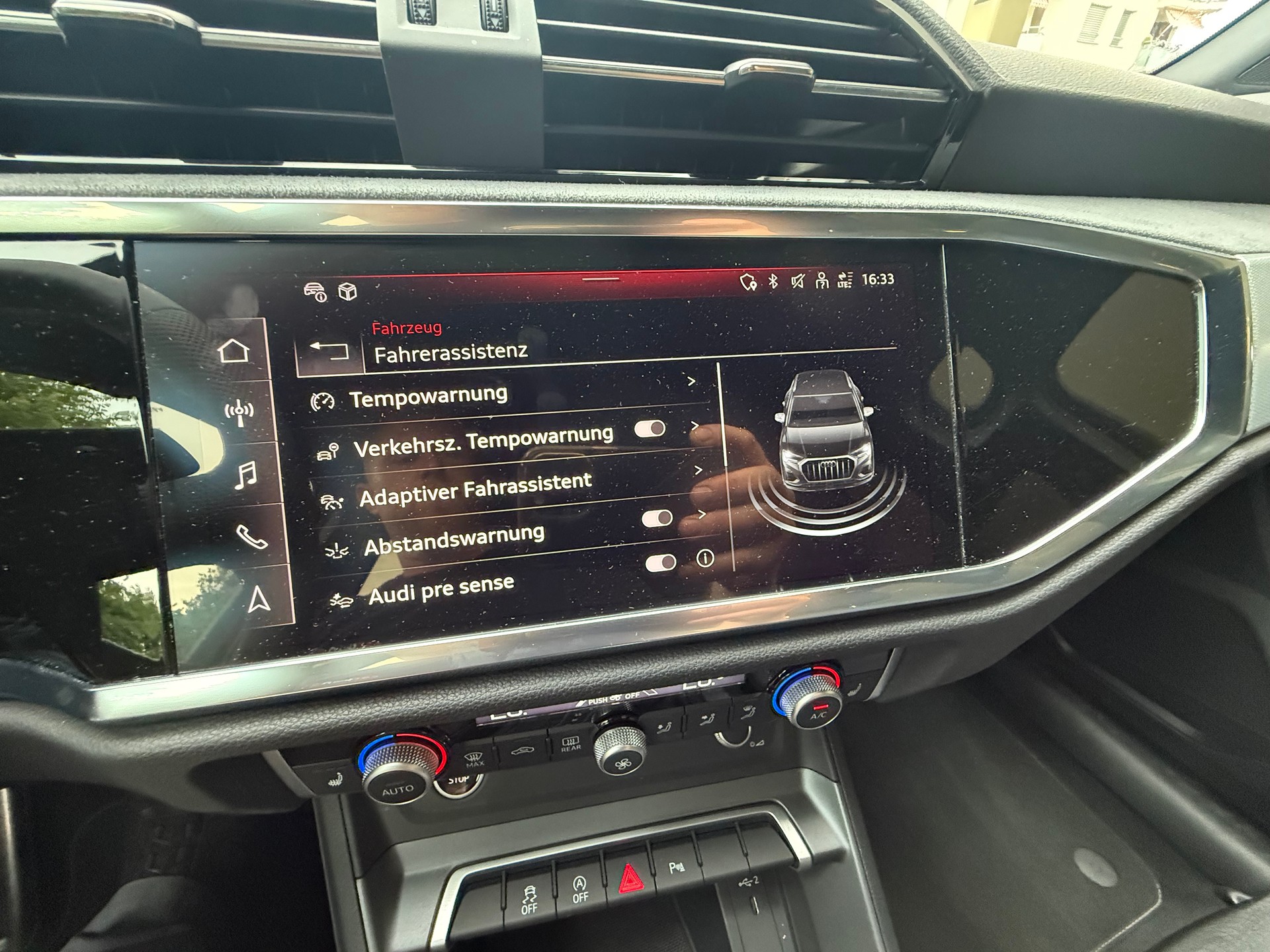 AUDI Q3 40 TDI S line quattro S-tronic-image-7