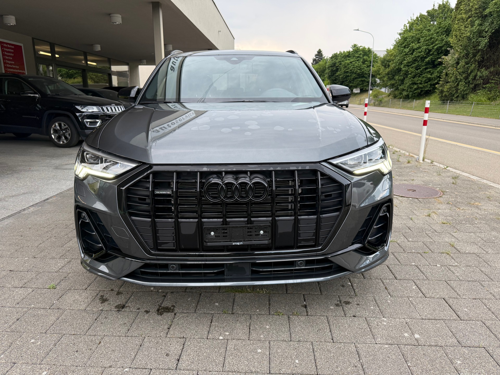 AUDI Q3 40 TDI S line quattro S-tronic-image-1