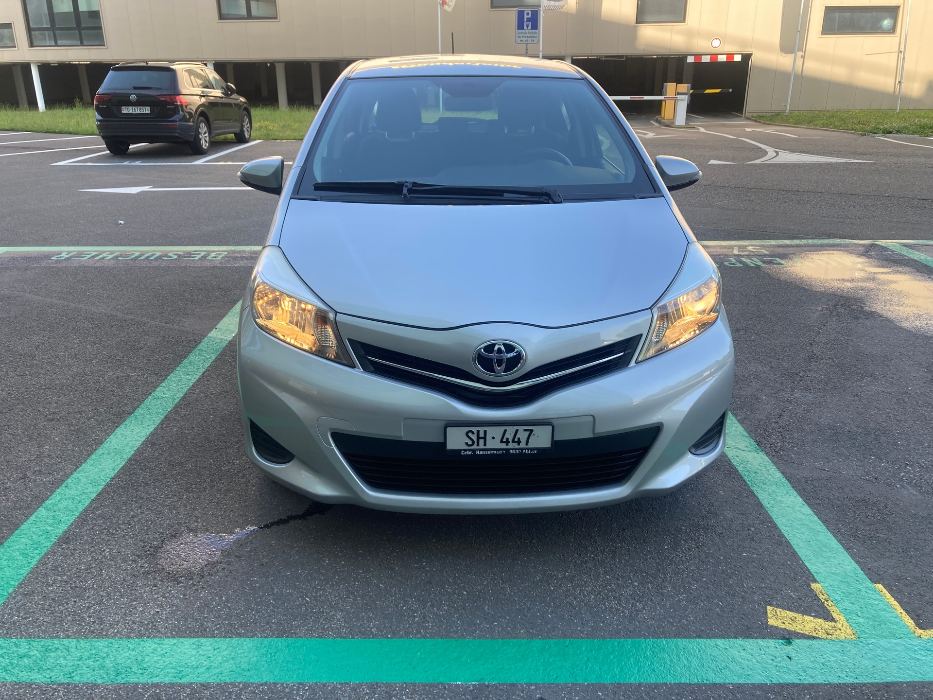 TOYOTA Yaris 1.33 Luna-image-1