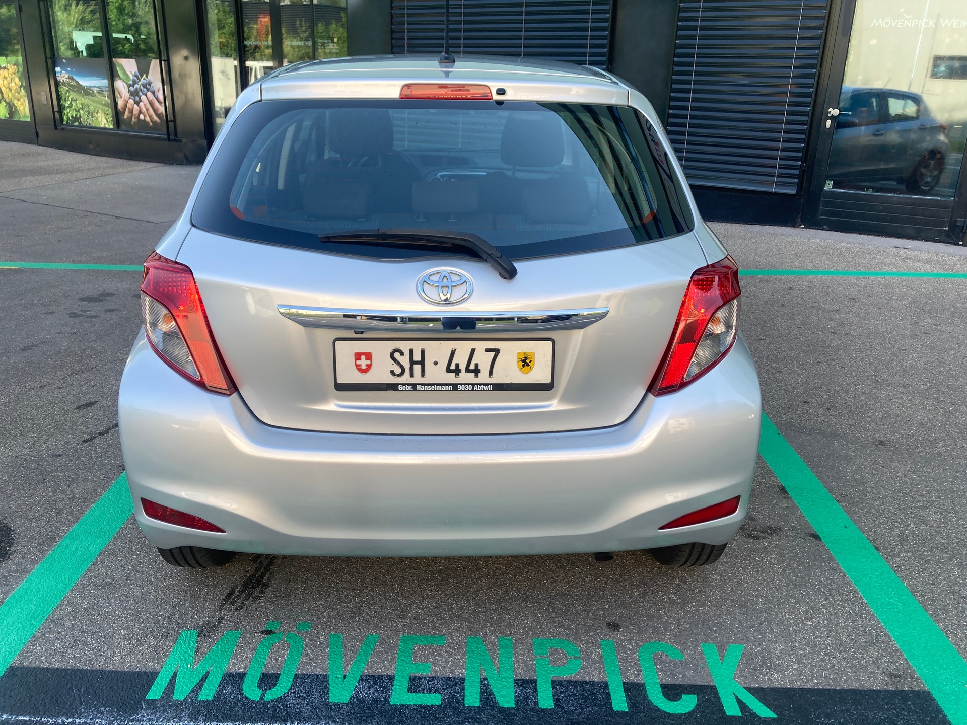 TOYOTA Yaris 1.33 Luna-image-5