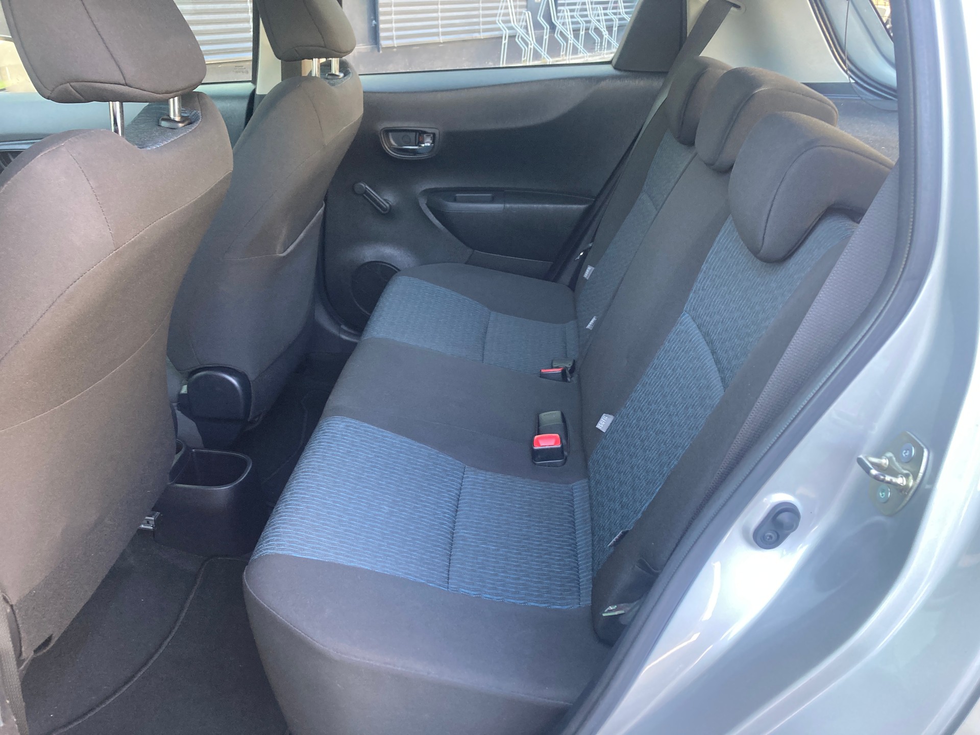 TOYOTA Yaris 1.33 Luna-image-9