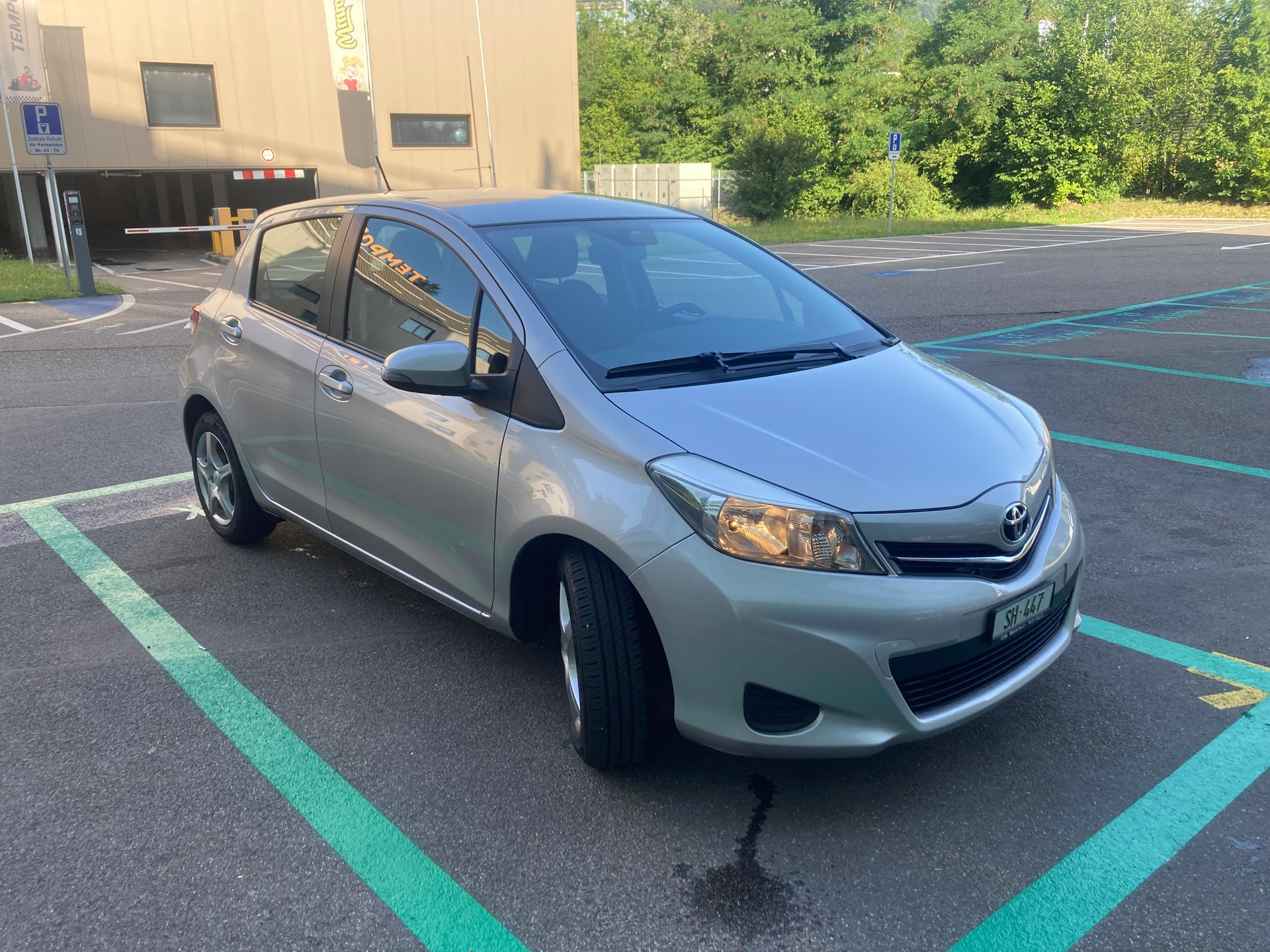 TOYOTA Yaris 1.33 Luna-image-0
