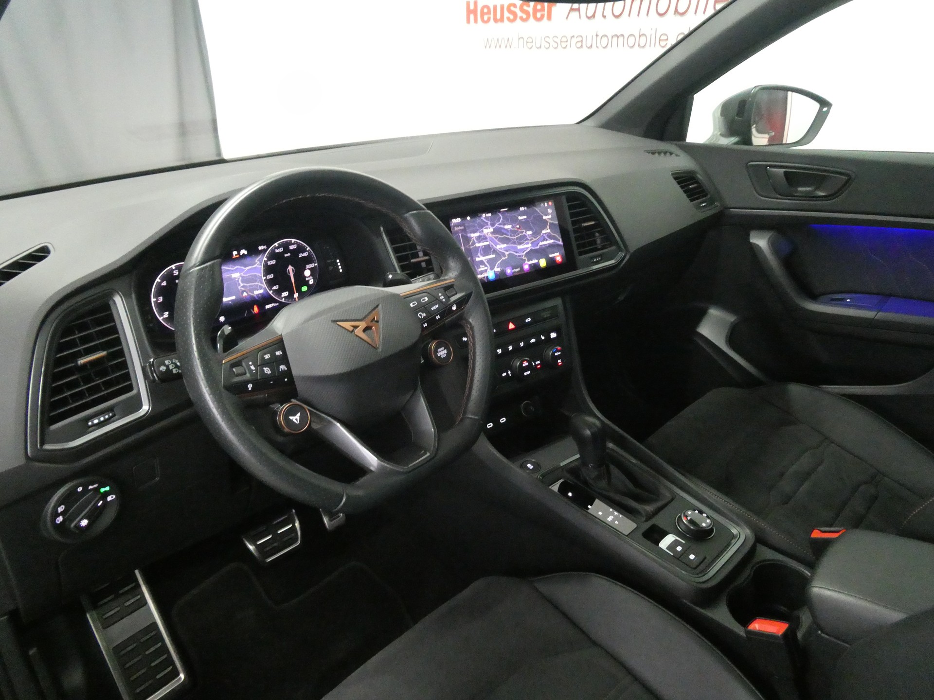 CUPRA Ateca 2.0TSI VZ 4Drive DSG - Panorama - Navi - Sportsitze - 360° Kamera - AHK - 300 PS-image-8