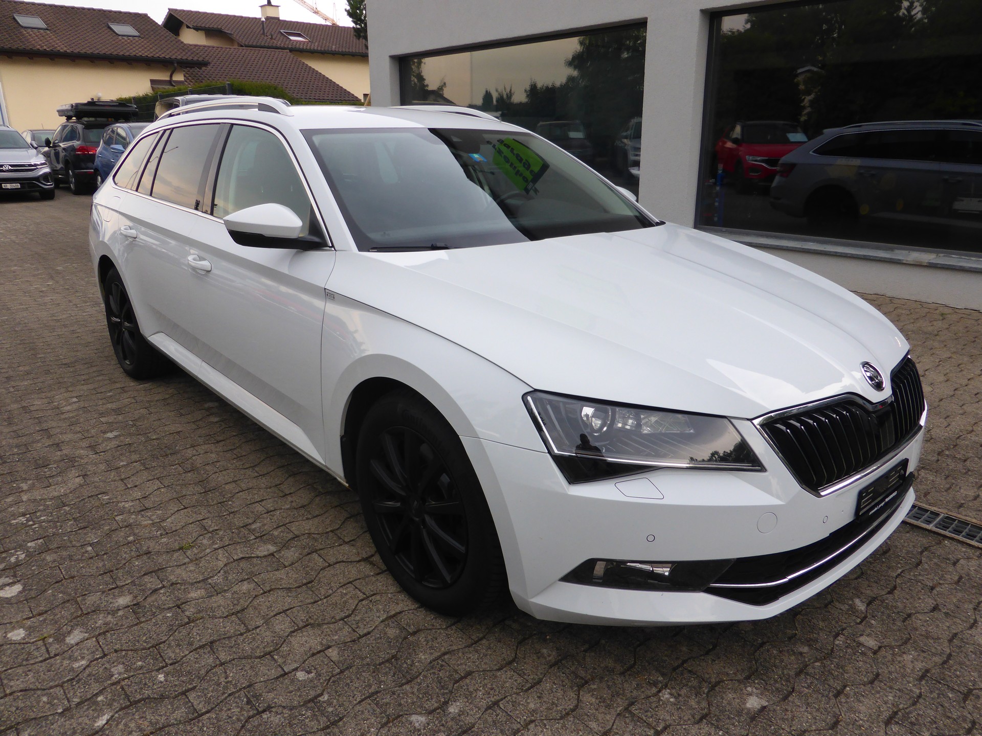 SKODA Superb Combi 2.0 TSI Style DSG 4x4-image-2