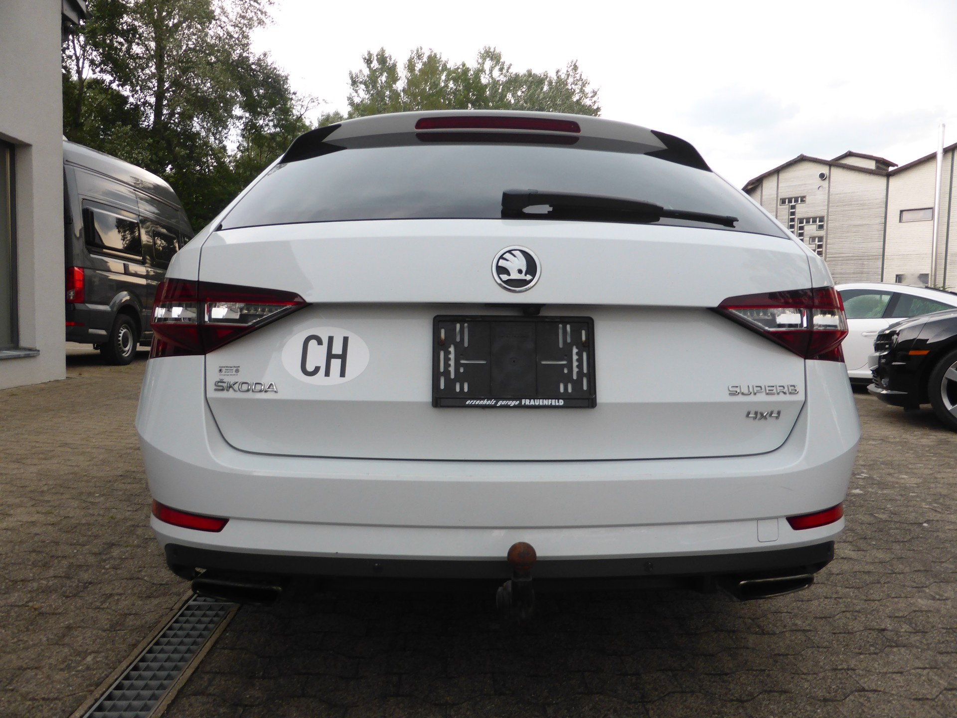 SKODA Superb Combi 2.0 TSI Style DSG 4x4-image-8