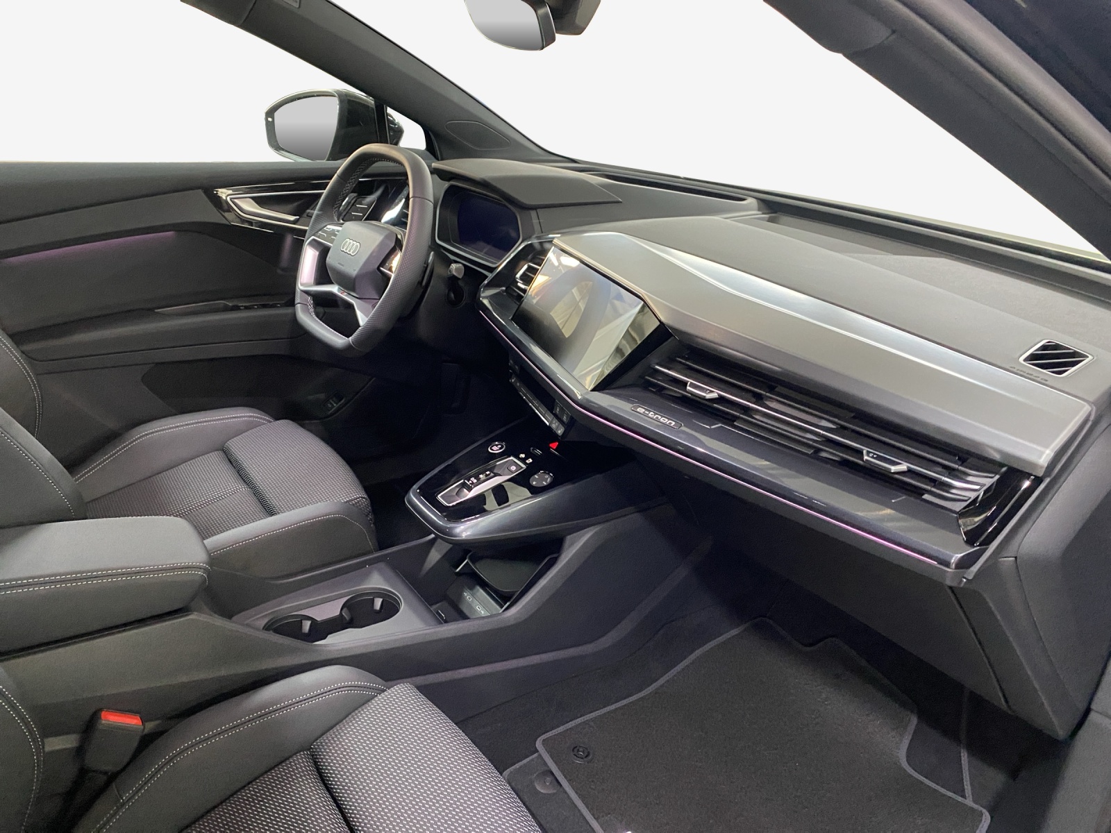 AUDI Q4 e-tron 45 Attraction quattro-image-13