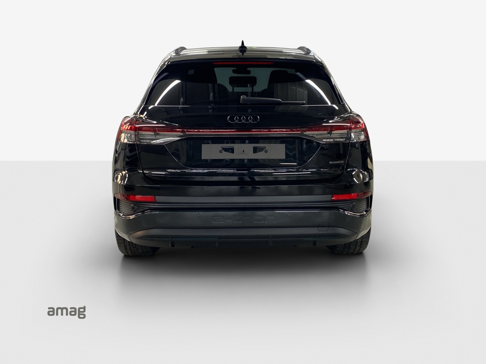 AUDI Q4 e-tron 45 Attraction quattro-showroom-element-3