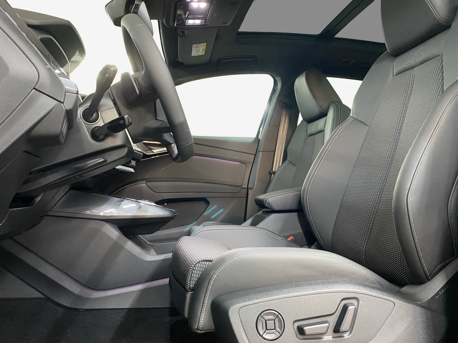 AUDI Q4 e-tron 45 Attraction quattro-image-7