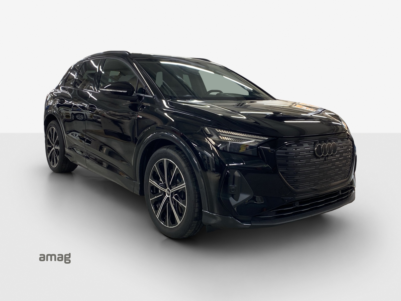 AUDI Q4 e-tron 45 Attraction quattro-image-5