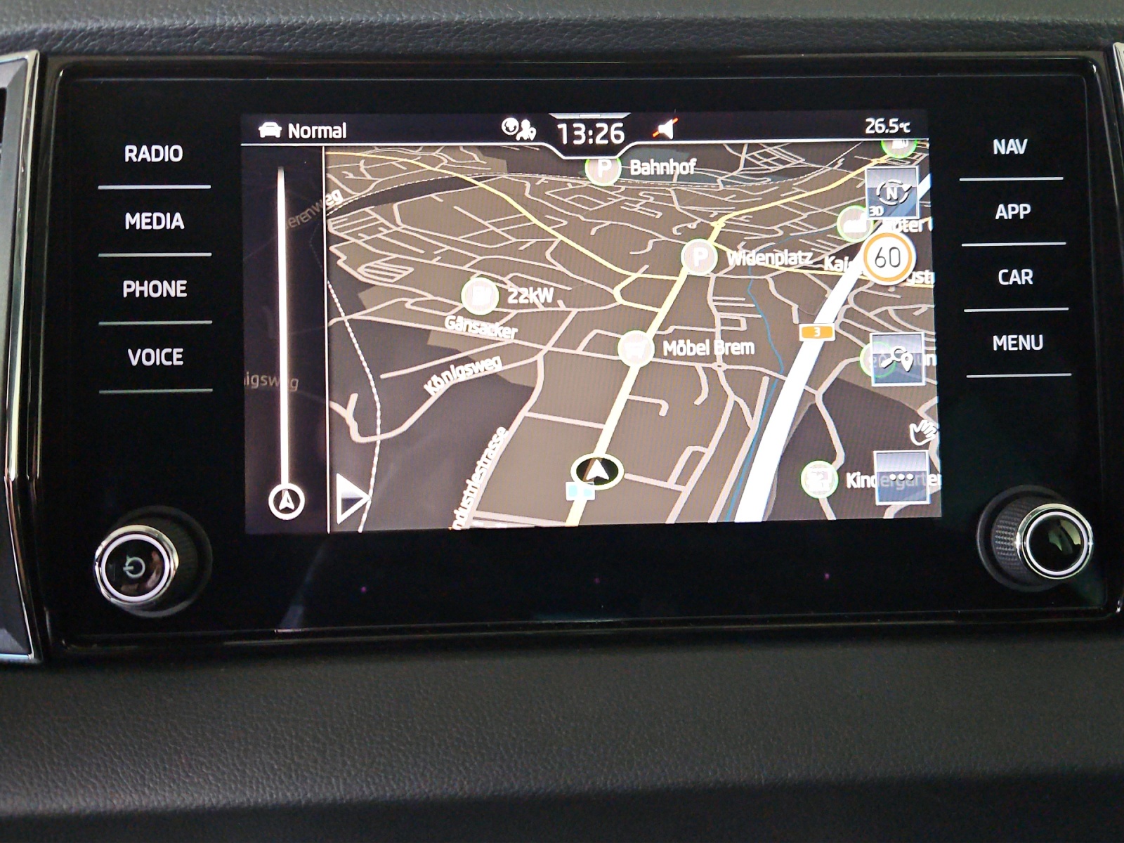 SKODA Karoq 1.5 TSI Dynamic DSG-image-13