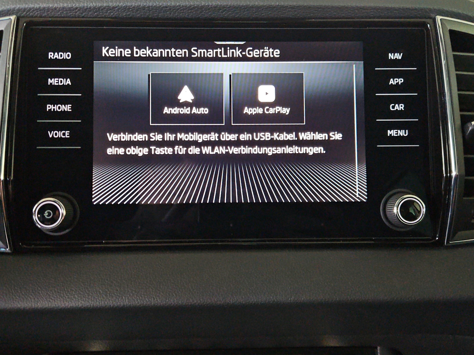 SKODA Karoq 1.5 TSI Dynamic DSG-image-15